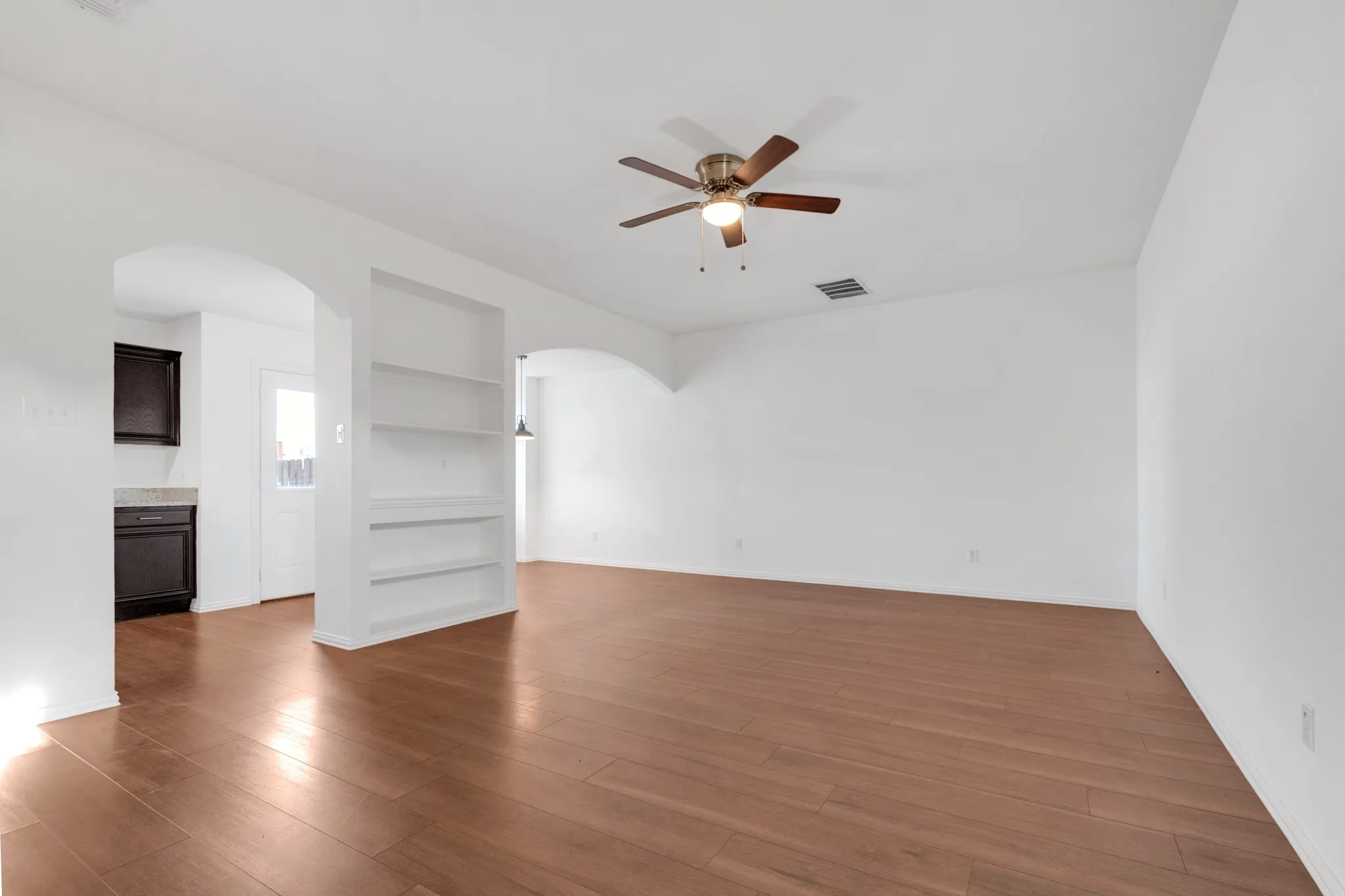 Single Family Residence For Rent in Denton County , 229 Irick Court, Aubrey, Texas 76227, 3 Bedroom, 3 Bathroom, 2 Garage spaces, 1,346 Sqft, built in 2008, mls#21280695, Real Estate Agent in Aubrey, Homes For Rent in Denton county, Homes For Rent in Aubrey, Realtor in Aubrey Texas, Real Estate Brokerage Independent Realty Texas, Luminita Cordes Realtor