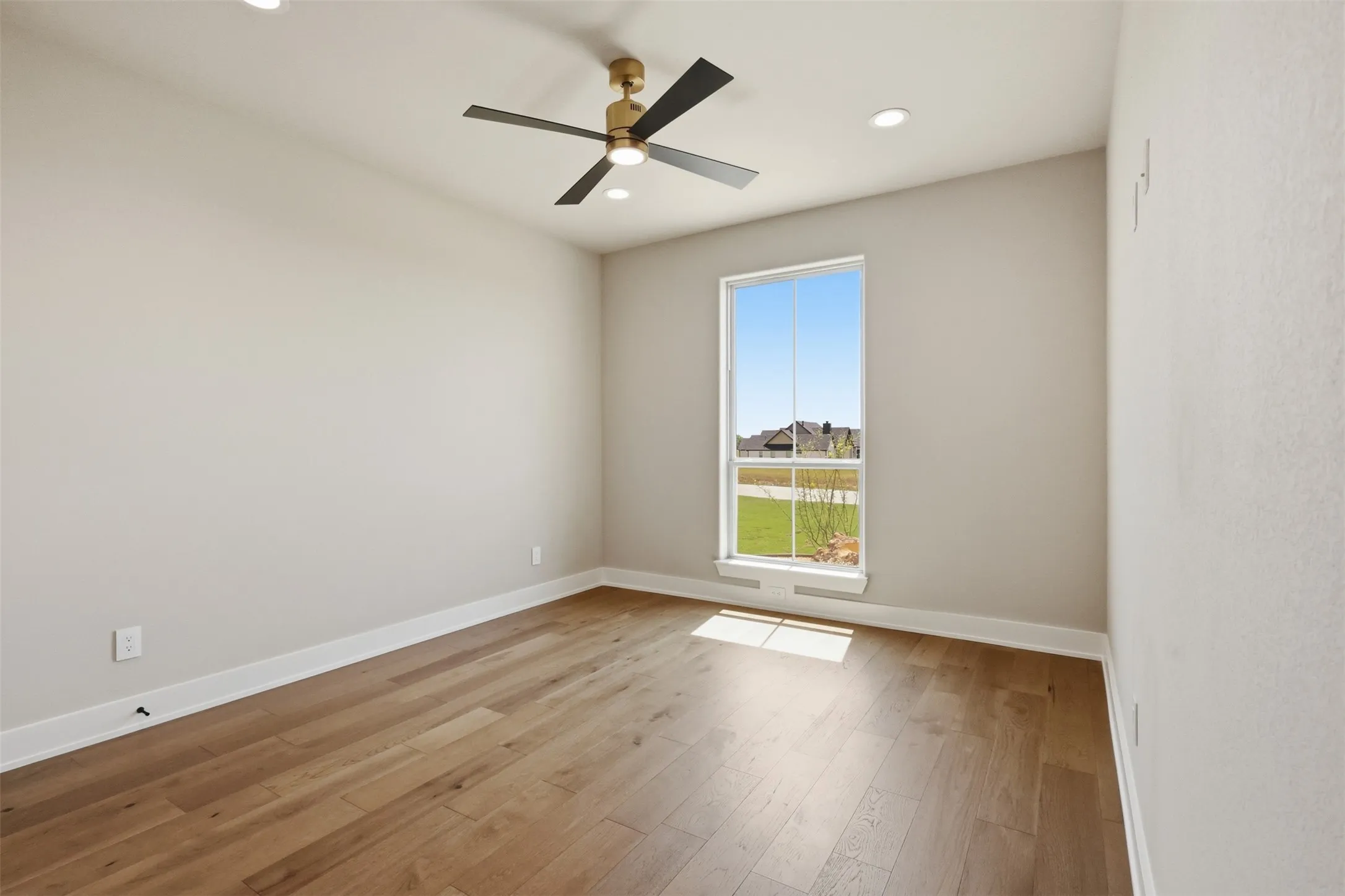 Single Family Residence For Sale in Hood County , 2006 Lindale Lane, Granbury, Texas 76049, 4 Bedroom, 4 Bathroom, 3 Garage spaces, 3,675 Sqft, built in 2026, mls#21280040, Real Estate Agent in Granbury, Homes For Sale in Hood county, Homes For Sale in Granbury, Realtor in Granbury Texas, Real Estate Brokerage Independent Realty Texas, Luminita Cordes Realtor