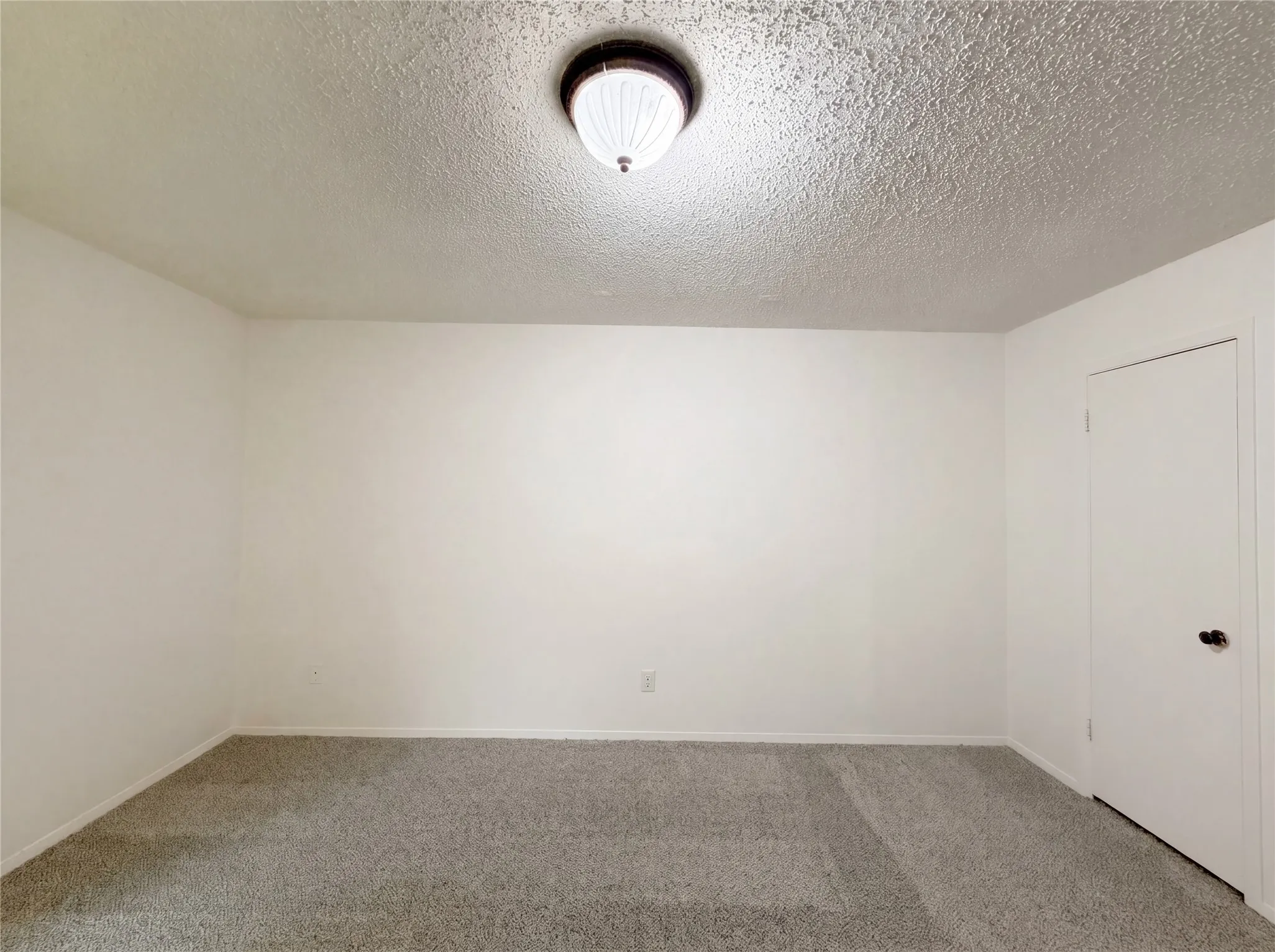 Single Family Residence For Sale in Tarrant County , 512 Lake Crest Parkway, Azle, Texas 76020, 3 Bedroom, 1 Bathroom, 1 Garage spaces, 1,057 Sqft, built in 1981, mls#21280945, Real Estate Agent in Azle, Homes For Sale in Tarrant county, Homes For Sale in Azle, Realtor in Azle Texas, Real Estate Brokerage Independent Realty Texas, Luminita Cordes Realtor