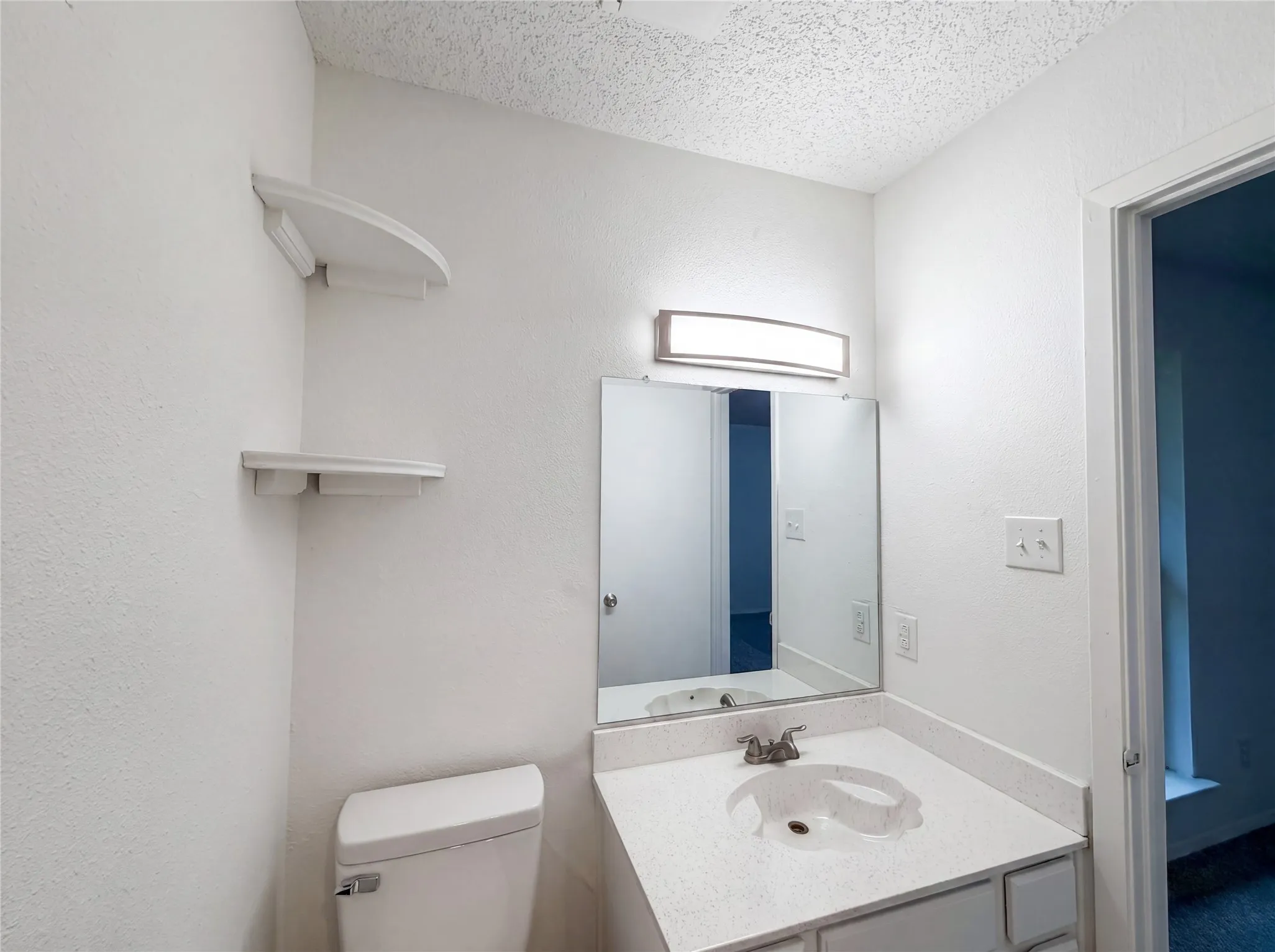 Single Family Residence For Sale in Tarrant County , 512 Lake Crest Parkway, Azle, Texas 76020, 3 Bedroom, 1 Bathroom, 1 Garage spaces, 1,057 Sqft, built in 1981, mls#21280945, Real Estate Agent in Azle, Homes For Sale in Tarrant county, Homes For Sale in Azle, Realtor in Azle Texas, Real Estate Brokerage Independent Realty Texas, Luminita Cordes Realtor