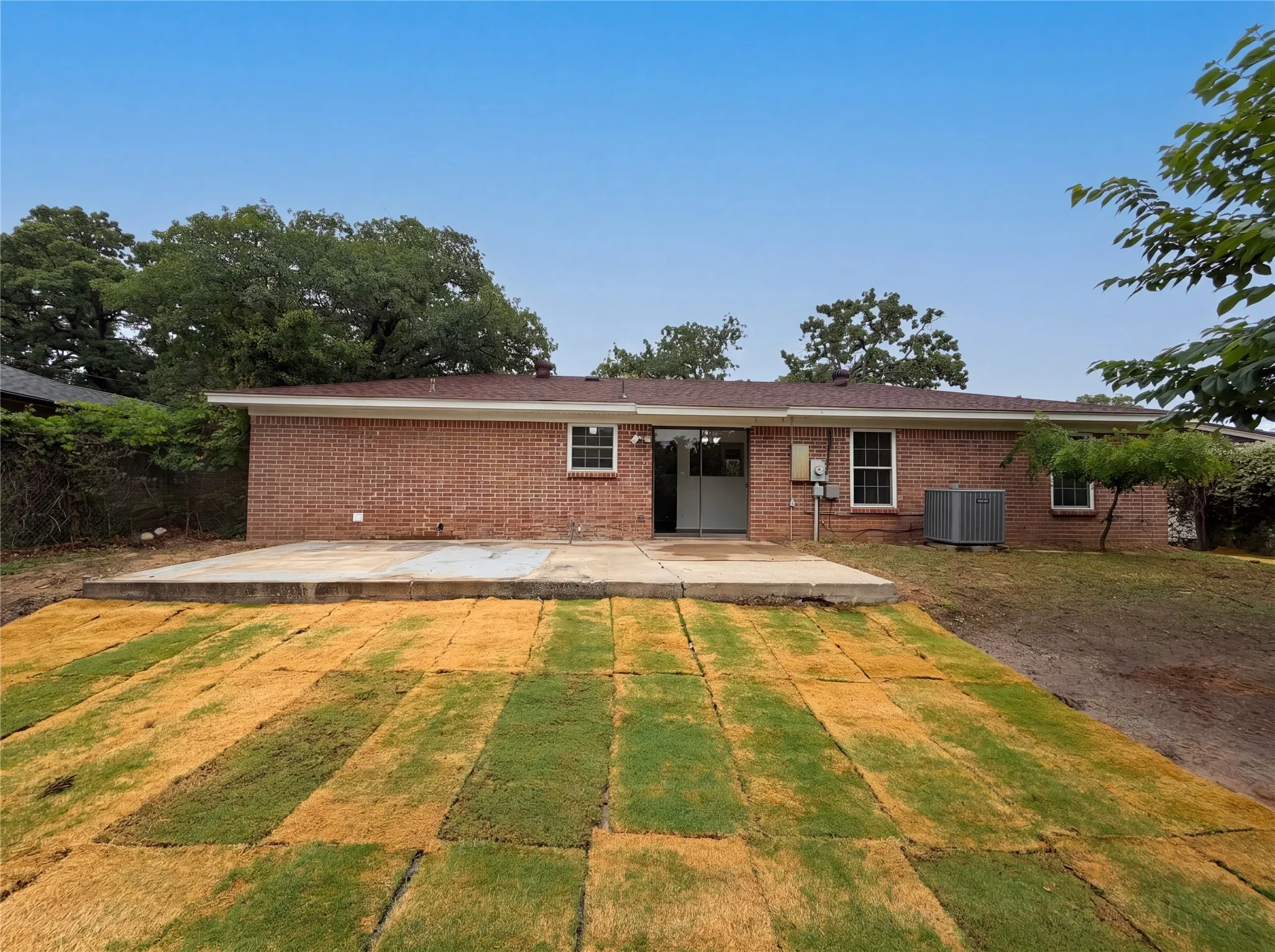 Single Family Residence For Sale in Tarrant County , 512 Lake Crest Parkway, Azle, Texas 76020, 3 Bedroom, 1 Bathroom, 1 Garage spaces, 1,057 Sqft, built in 1981, mls#21280945, Real Estate Agent in Azle, Homes For Sale in Tarrant county, Homes For Sale in Azle, Realtor in Azle Texas, Real Estate Brokerage Independent Realty Texas, Luminita Cordes Realtor