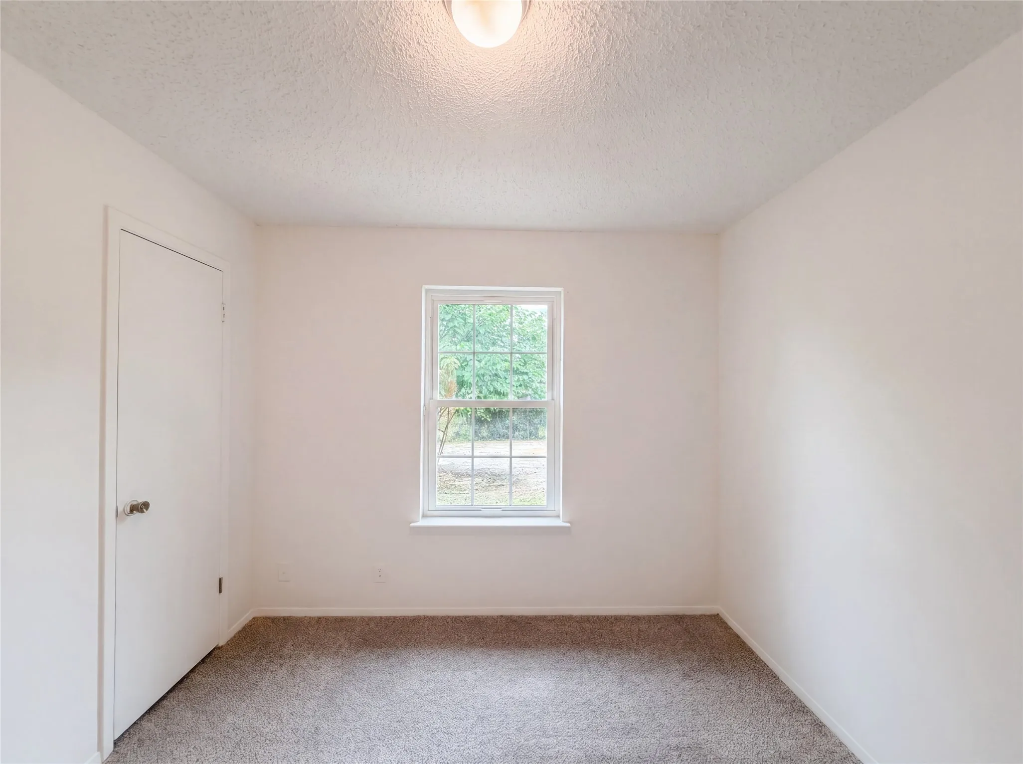 Single Family Residence For Sale in Tarrant County , 512 Lake Crest Parkway, Azle, Texas 76020, 3 Bedroom, 1 Bathroom, 1 Garage spaces, 1,057 Sqft, built in 1981, mls#21280945, Real Estate Agent in Azle, Homes For Sale in Tarrant county, Homes For Sale in Azle, Realtor in Azle Texas, Real Estate Brokerage Independent Realty Texas, Luminita Cordes Realtor