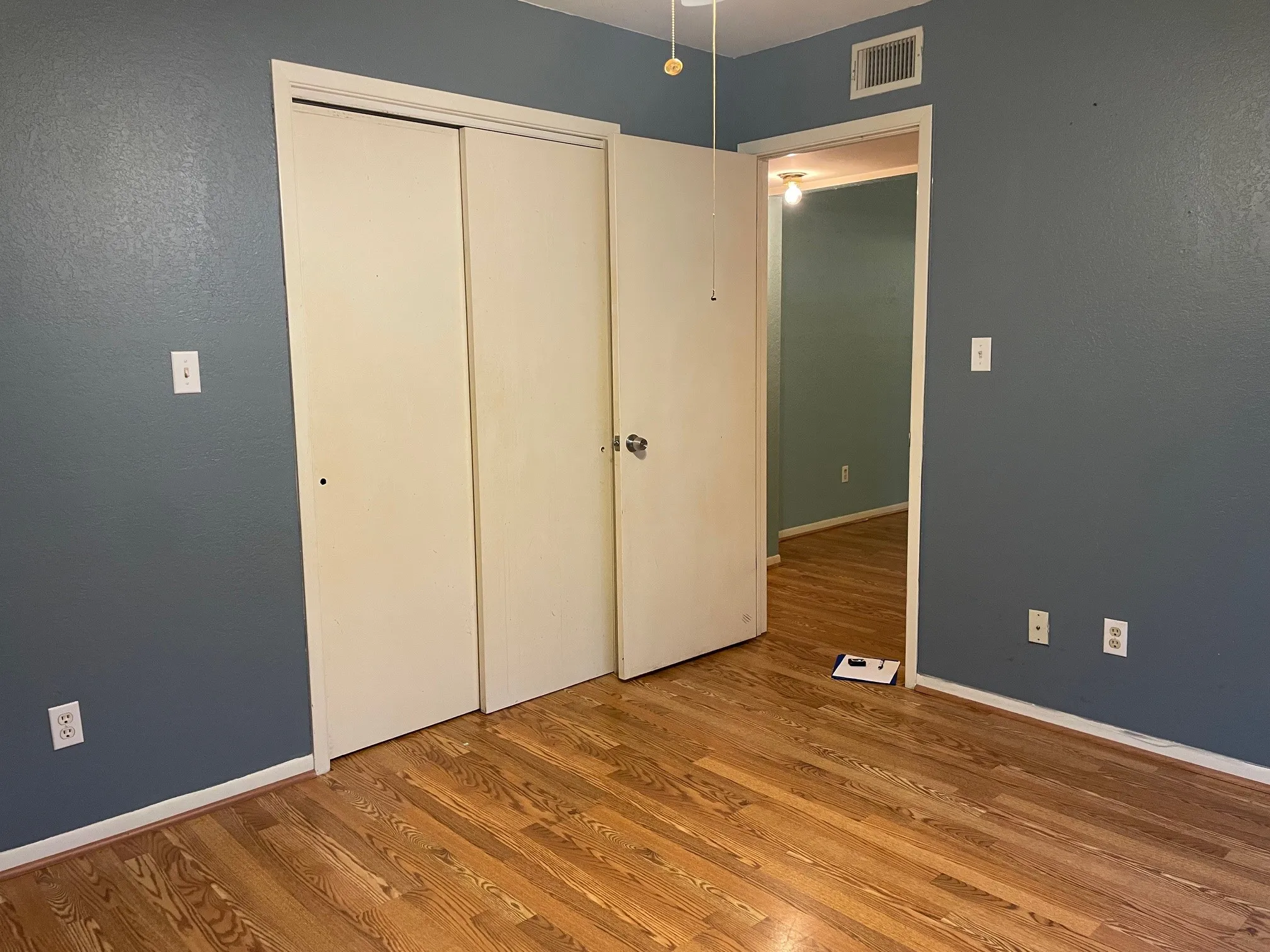 Single Family Residence For Sale in Hill County , 604 N Angelina Street, Whitney, Texas 76692, 2 Bedroom, 2 Bathroom, Garage spaces, 1,375 Sqft, built in 1987, mls#21280930, Real Estate Agent in Whitney, Homes For Sale in Hill county, Homes For Sale in Whitney, Realtor in Whitney Texas, Real Estate Brokerage Independent Realty Texas, Luminita Cordes Realtor