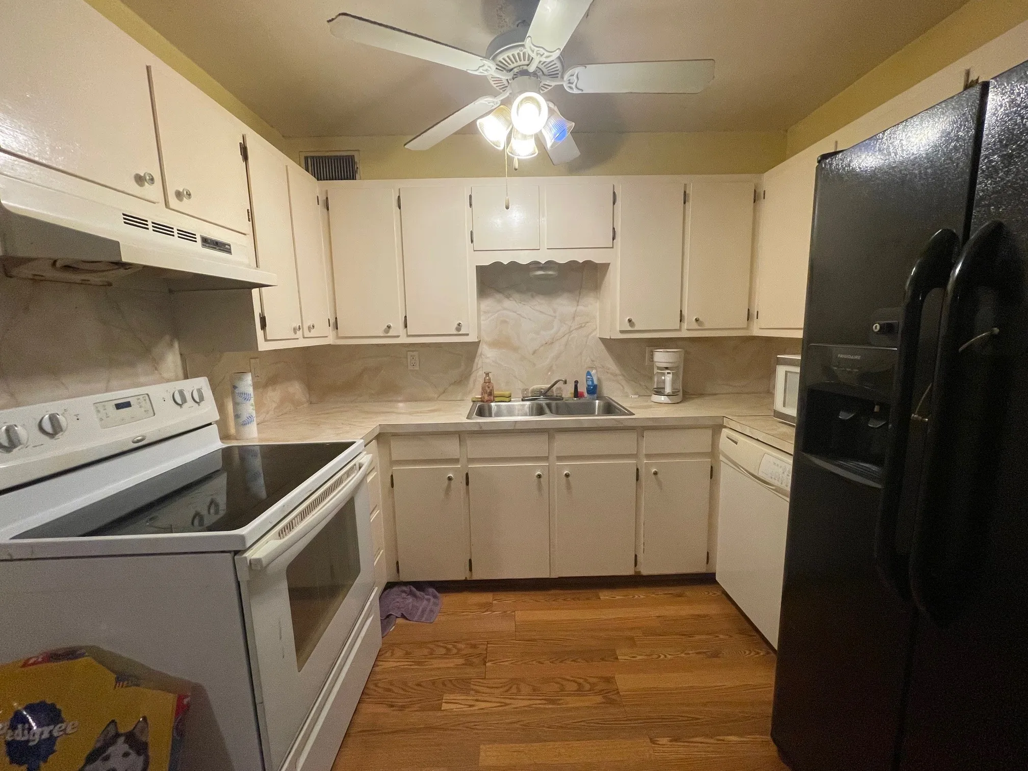 Single Family Residence For Sale in Hill County , 604 N Angelina Street, Whitney, Texas 76692, 2 Bedroom, 2 Bathroom, Garage spaces, 1,375 Sqft, built in 1987, mls#21280930, Real Estate Agent in Whitney, Homes For Sale in Hill county, Homes For Sale in Whitney, Realtor in Whitney Texas, Real Estate Brokerage Independent Realty Texas, Luminita Cordes Realtor