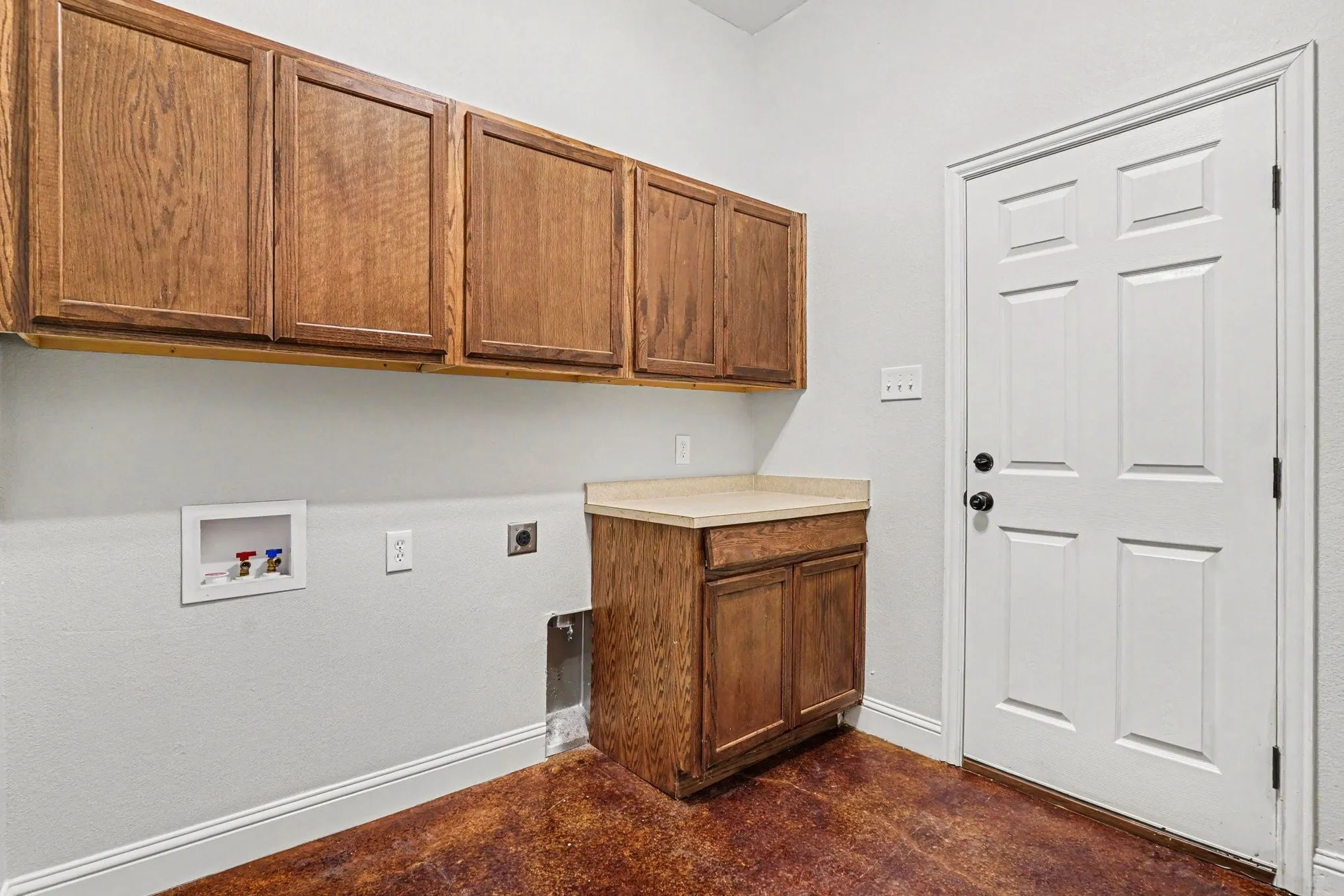 Single Family Residence For Sale in Somervell County , 2190 County Road 2027, Glen Rose, Texas 76043, 2 Bedroom, 2 Bathroom, 2 Garage spaces, 2,193 Sqft, built in 2015, mls#21280966, Real Estate Agent in Glen Rose, Homes For Sale in Somervell county, Homes For Sale in Glen Rose, Realtor in Glen Rose Texas, Real Estate Brokerage Independent Realty Texas, Luminita Cordes Realtor