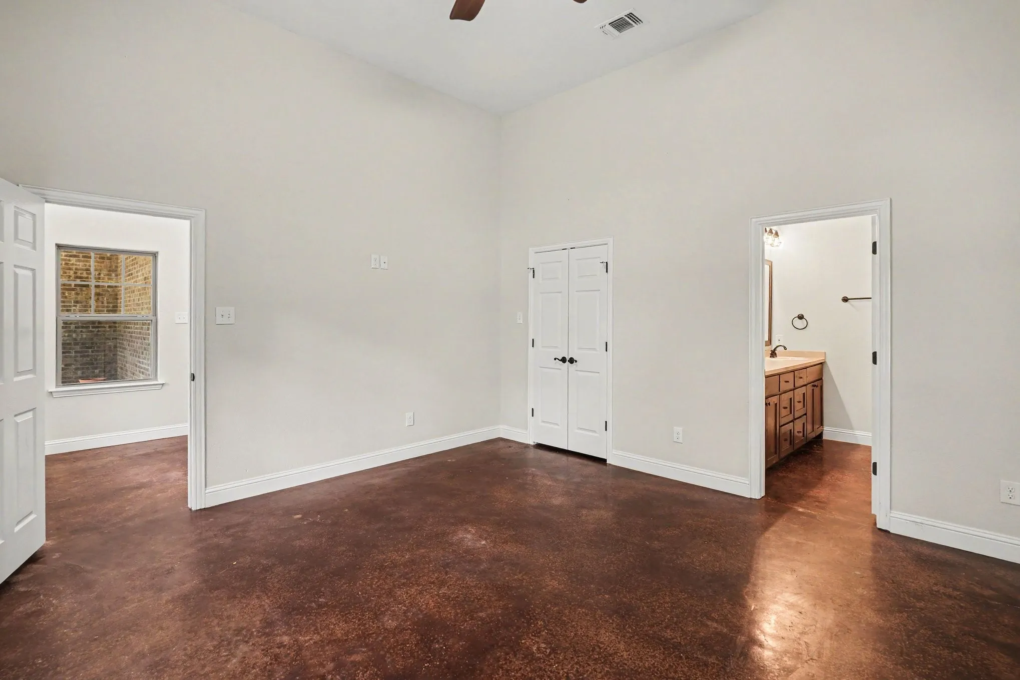 Single Family Residence For Sale in Somervell County , 2190 County Road 2027, Glen Rose, Texas 76043, 2 Bedroom, 2 Bathroom, 2 Garage spaces, 2,193 Sqft, built in 2015, mls#21280966, Real Estate Agent in Glen Rose, Homes For Sale in Somervell county, Homes For Sale in Glen Rose, Realtor in Glen Rose Texas, Real Estate Brokerage Independent Realty Texas, Luminita Cordes Realtor