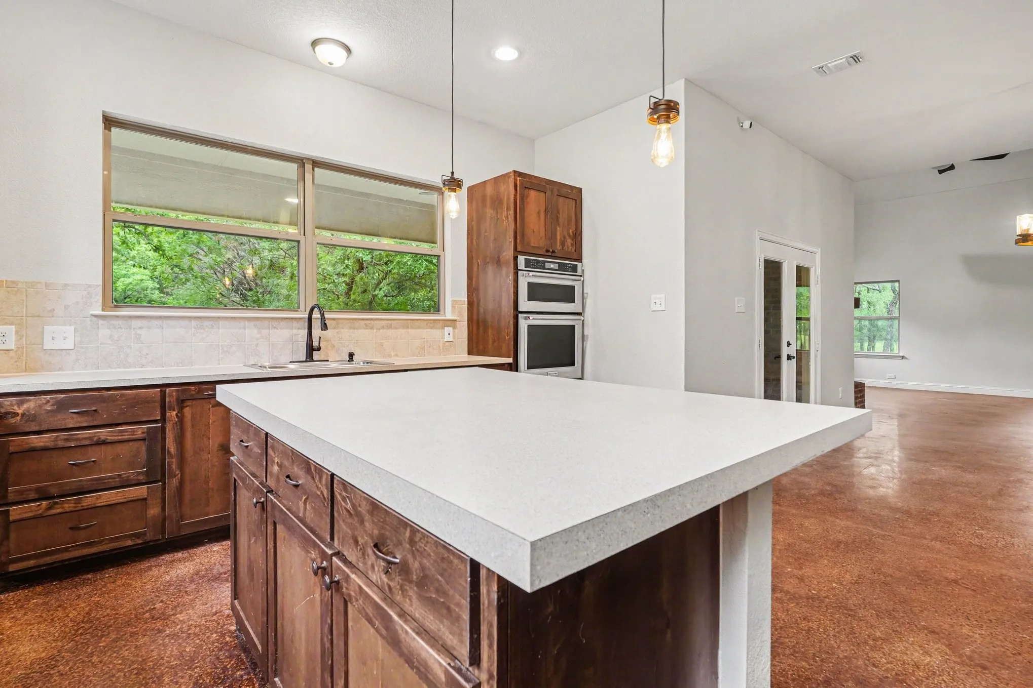 Single Family Residence For Sale in Somervell County , 2190 County Road 2027, Glen Rose, Texas 76043, 2 Bedroom, 2 Bathroom, 2 Garage spaces, 2,193 Sqft, built in 2015, mls#21280966, Real Estate Agent in Glen Rose, Homes For Sale in Somervell county, Homes For Sale in Glen Rose, Realtor in Glen Rose Texas, Real Estate Brokerage Independent Realty Texas, Luminita Cordes Realtor