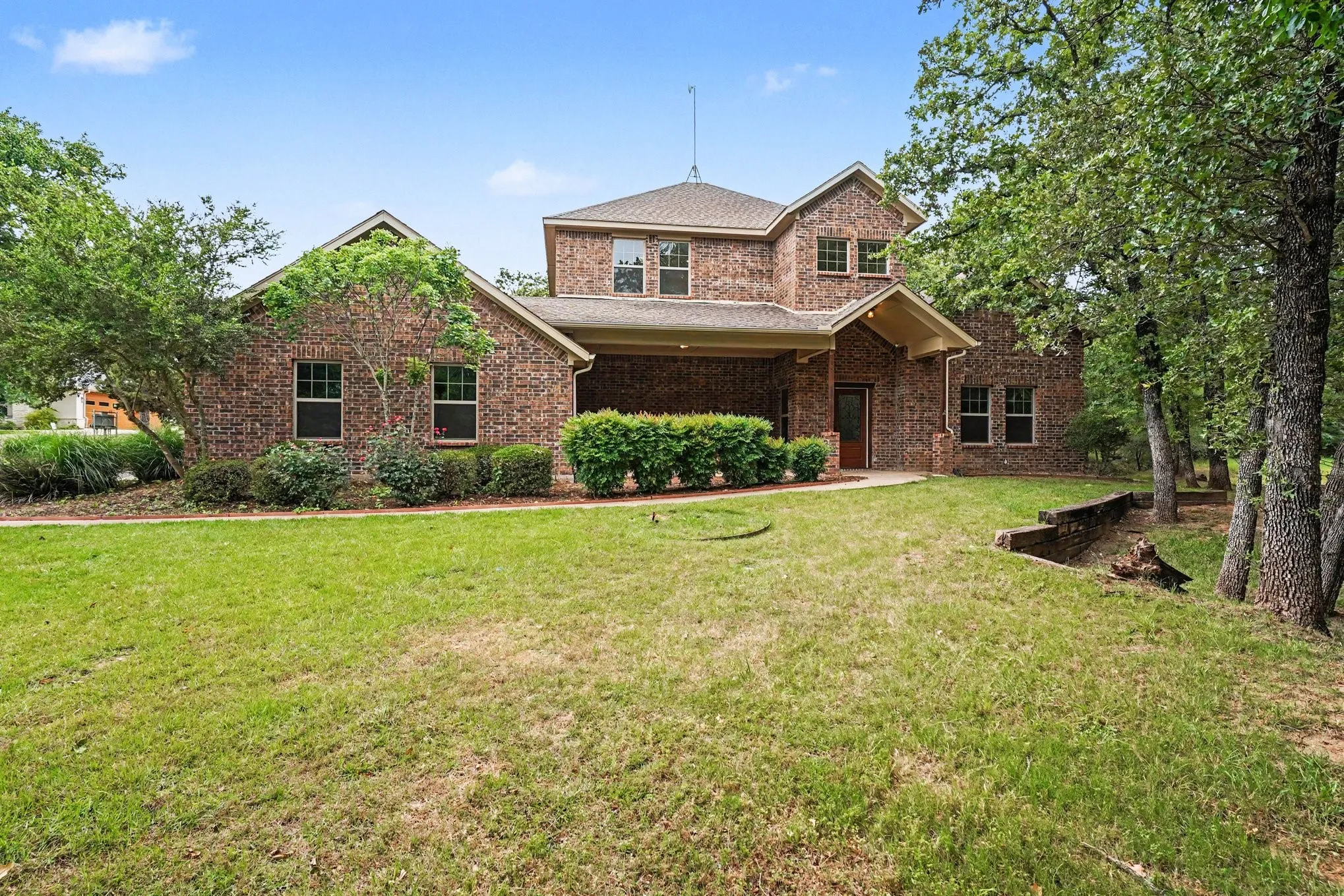 Single Family Residence For Sale in Somervell County , 2190 County Road 2027, Glen Rose, Texas 76043, 2 Bedroom, 2 Bathroom, 2 Garage spaces, 2,193 Sqft, built in 2015, mls#21280966, Real Estate Agent in Glen Rose, Homes For Sale in Somervell county, Homes For Sale in Glen Rose, Realtor in Glen Rose Texas, Real Estate Brokerage Independent Realty Texas, Luminita Cordes Realtor