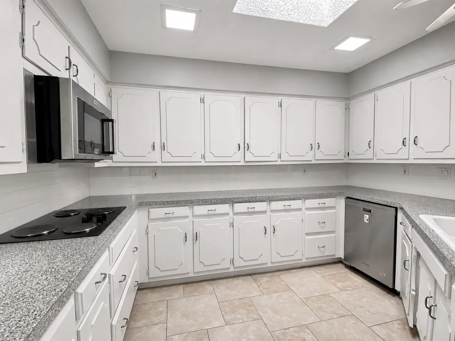 Single Family Residence For Sale in Dallas County , 909 Hillsdale Drive, Richardson, Texas 75081, 4 Bedroom, 2 Bathroom, 2 Garage spaces, 2,112 Sqft, built in 1974, mls#21280975, Real Estate Agent in Richardson, Homes For Sale in Dallas county, Homes For Sale in Richardson, Realtor in Richardson Texas, Real Estate Brokerage Independent Realty Texas, Luminita Cordes Realtor