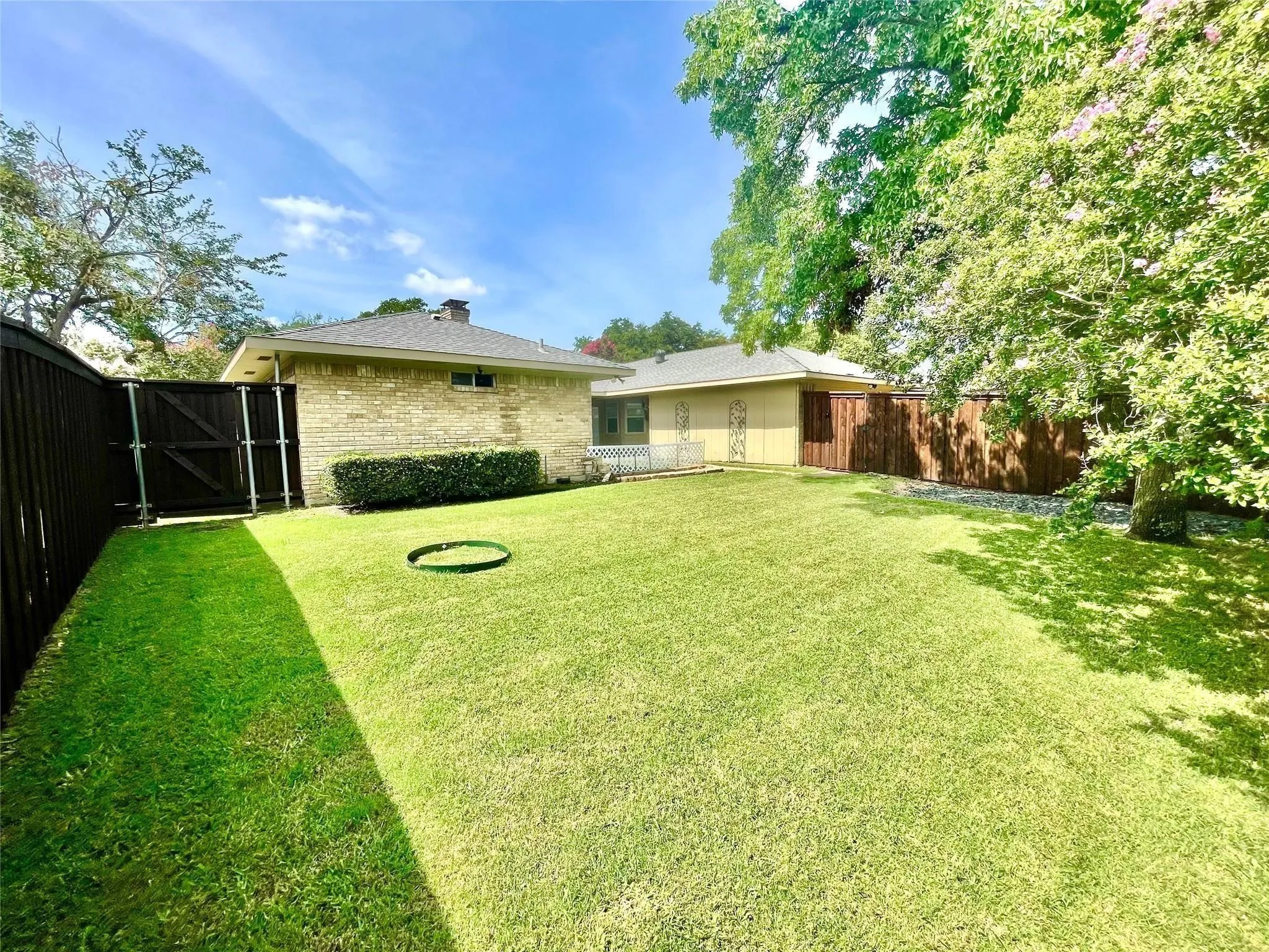 Single Family Residence For Sale in Dallas County , 909 Hillsdale Drive, Richardson, Texas 75081, 4 Bedroom, 2 Bathroom, 2 Garage spaces, 2,112 Sqft, built in 1974, mls#21280975, Real Estate Agent in Richardson, Homes For Sale in Dallas county, Homes For Sale in Richardson, Realtor in Richardson Texas, Real Estate Brokerage Independent Realty Texas, Luminita Cordes Realtor