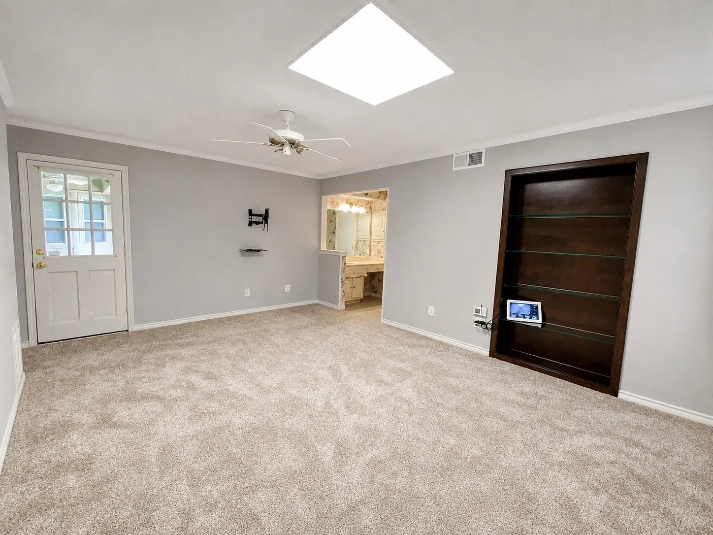 Single Family Residence For Sale in Dallas County , 909 Hillsdale Drive, Richardson, Texas 75081, 4 Bedroom, 2 Bathroom, 2 Garage spaces, 2,112 Sqft, built in 1974, mls#21280975, Real Estate Agent in Richardson, Homes For Sale in Dallas county, Homes For Sale in Richardson, Realtor in Richardson Texas, Real Estate Brokerage Independent Realty Texas, Luminita Cordes Realtor