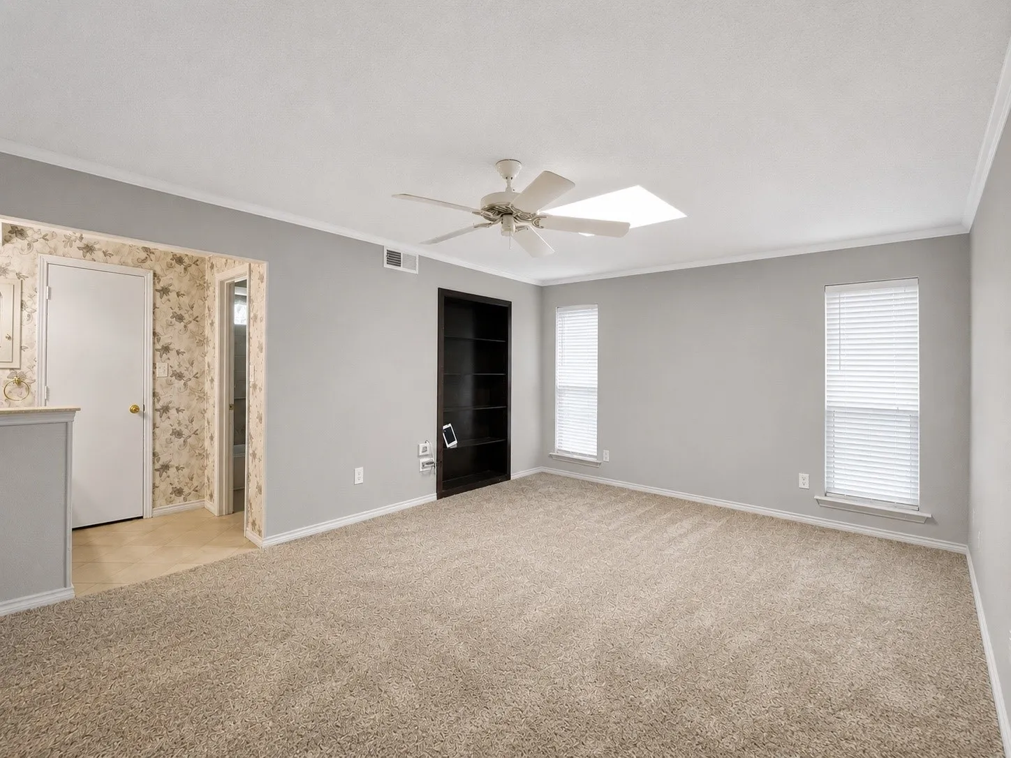 Single Family Residence For Sale in Dallas County , 909 Hillsdale Drive, Richardson, Texas 75081, 4 Bedroom, 2 Bathroom, 2 Garage spaces, 2,112 Sqft, built in 1974, mls#21280975, Real Estate Agent in Richardson, Homes For Sale in Dallas county, Homes For Sale in Richardson, Realtor in Richardson Texas, Real Estate Brokerage Independent Realty Texas, Luminita Cordes Realtor