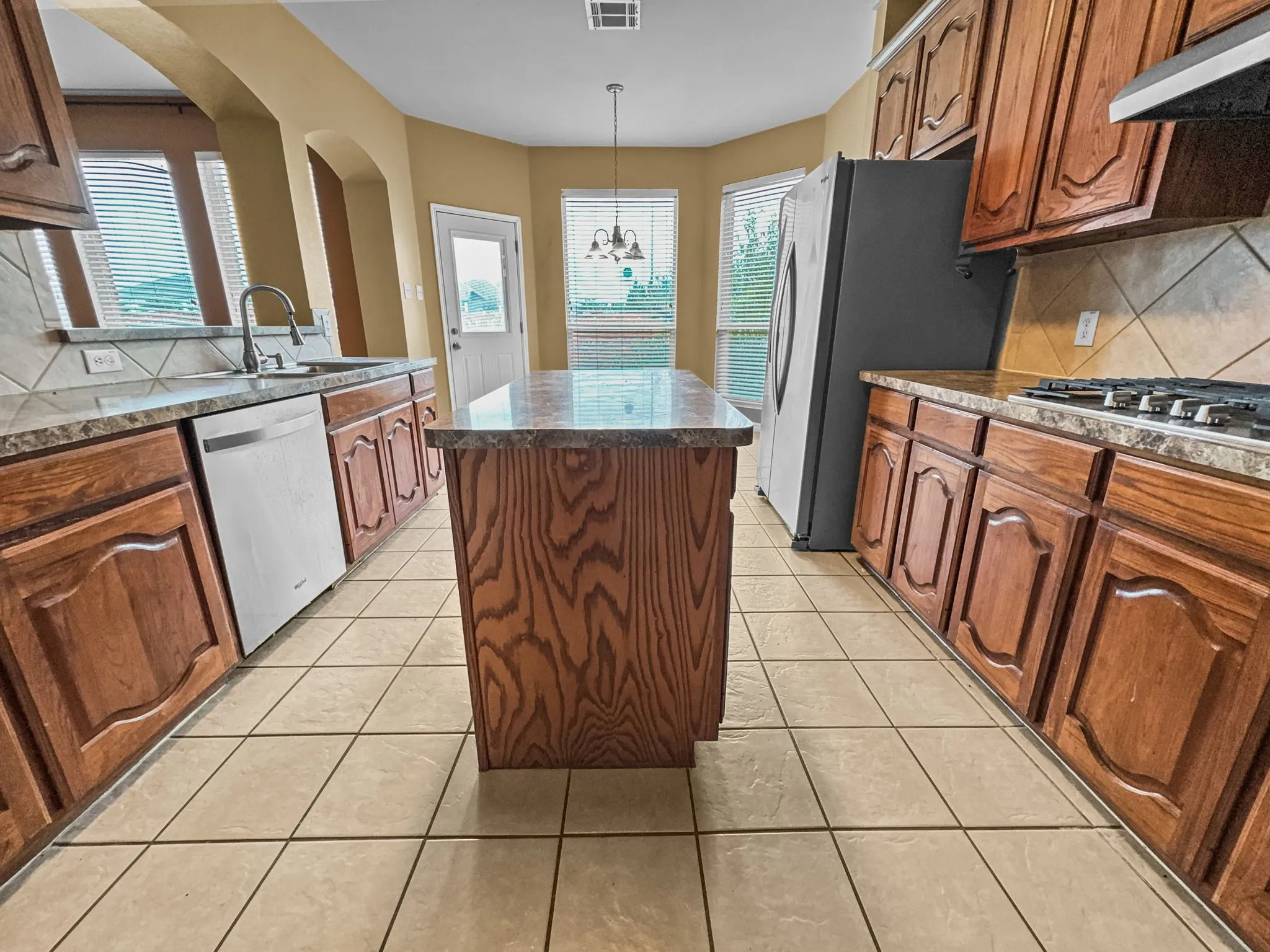 Single Family Residence For Rent in Collin County , 5530 Greensboro Drive, Frisco, Texas 75035, 5 Bedrooms, 4 Bathrooms, 2 Garage spaces, 3,068 Sqft, built in 2003, Price $3,100, mls#21280979, Real Estate Agent in Frisco, Homes For Rent in Collin county, Homes For Rent in Frisco, Realtor in Frisco Texas, Real Estate Brokerage Independent Realty Texas, Luminita Cordes Realtor