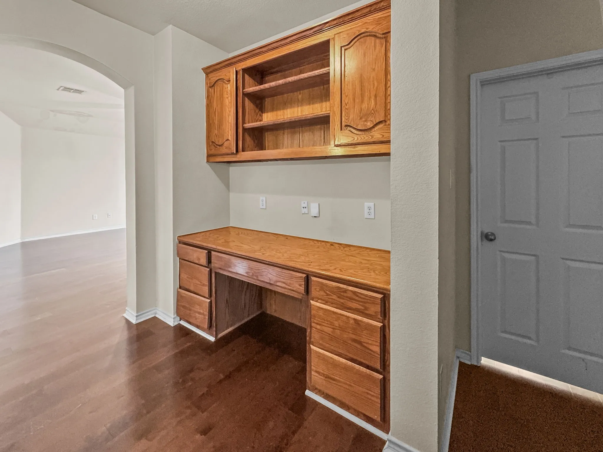 Single Family Residence For Rent in Collin County , 5530 Greensboro Drive, Frisco, Texas 75035, 5 Bedrooms, 4 Bathrooms, 2 Garage spaces, 3,068 Sqft, built in 2003, Price $3,100, mls#21280979, Real Estate Agent in Frisco, Homes For Rent in Collin county, Homes For Rent in Frisco, Realtor in Frisco Texas, Real Estate Brokerage Independent Realty Texas, Luminita Cordes Realtor