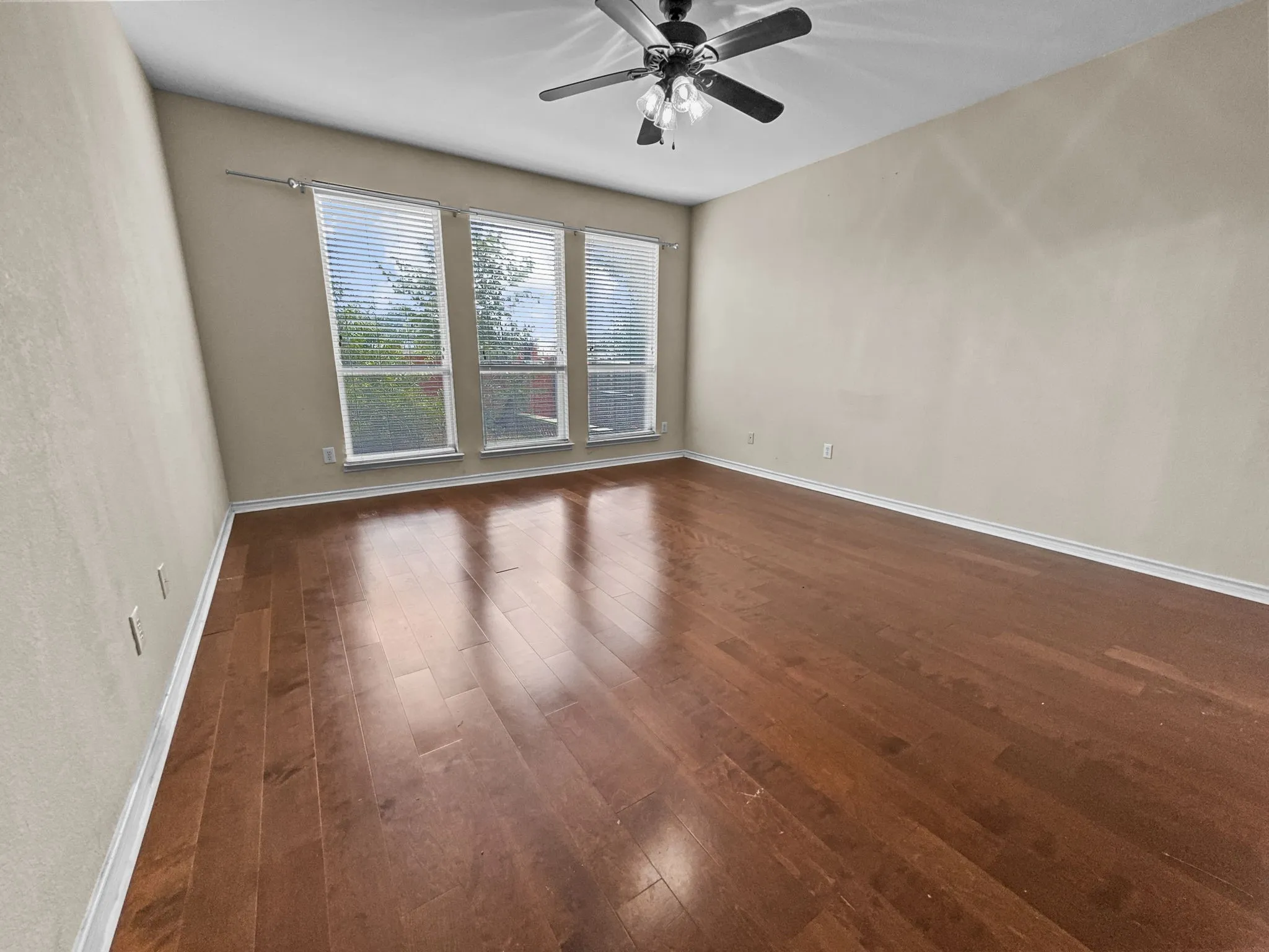 Single Family Residence For Rent in Collin County , 5530 Greensboro Drive, Frisco, Texas 75035, 5 Bedrooms, 4 Bathrooms, 2 Garage spaces, 3,068 Sqft, built in 2003, Price $3,100, mls#21280979, Real Estate Agent in Frisco, Homes For Rent in Collin county, Homes For Rent in Frisco, Realtor in Frisco Texas, Real Estate Brokerage Independent Realty Texas, Luminita Cordes Realtor