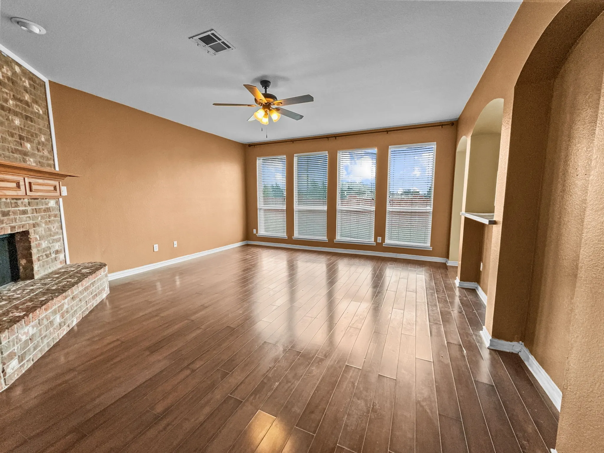 Single Family Residence For Rent in Collin County , 5530 Greensboro Drive, Frisco, Texas 75035, 5 Bedrooms, 4 Bathrooms, 2 Garage spaces, 3,068 Sqft, built in 2003, Price $3,100, mls#21280979, Real Estate Agent in Frisco, Homes For Rent in Collin county, Homes For Rent in Frisco, Realtor in Frisco Texas, Real Estate Brokerage Independent Realty Texas, Luminita Cordes Realtor