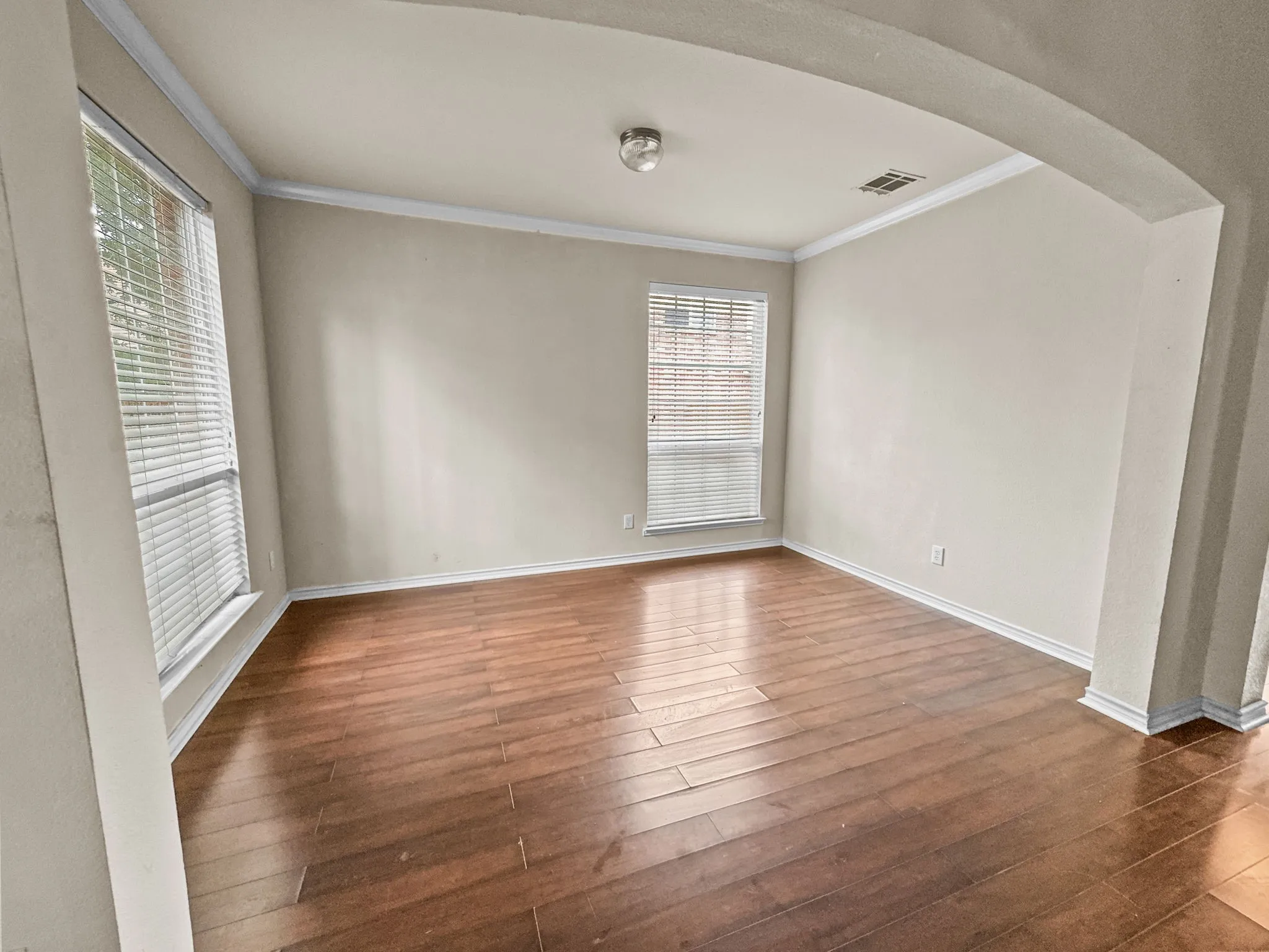 Single Family Residence For Rent in Collin County , 5530 Greensboro Drive, Frisco, Texas 75035, 5 Bedrooms, 4 Bathrooms, 2 Garage spaces, 3,068 Sqft, built in 2003, Price $3,100, mls#21280979, Real Estate Agent in Frisco, Homes For Rent in Collin county, Homes For Rent in Frisco, Realtor in Frisco Texas, Real Estate Brokerage Independent Realty Texas, Luminita Cordes Realtor