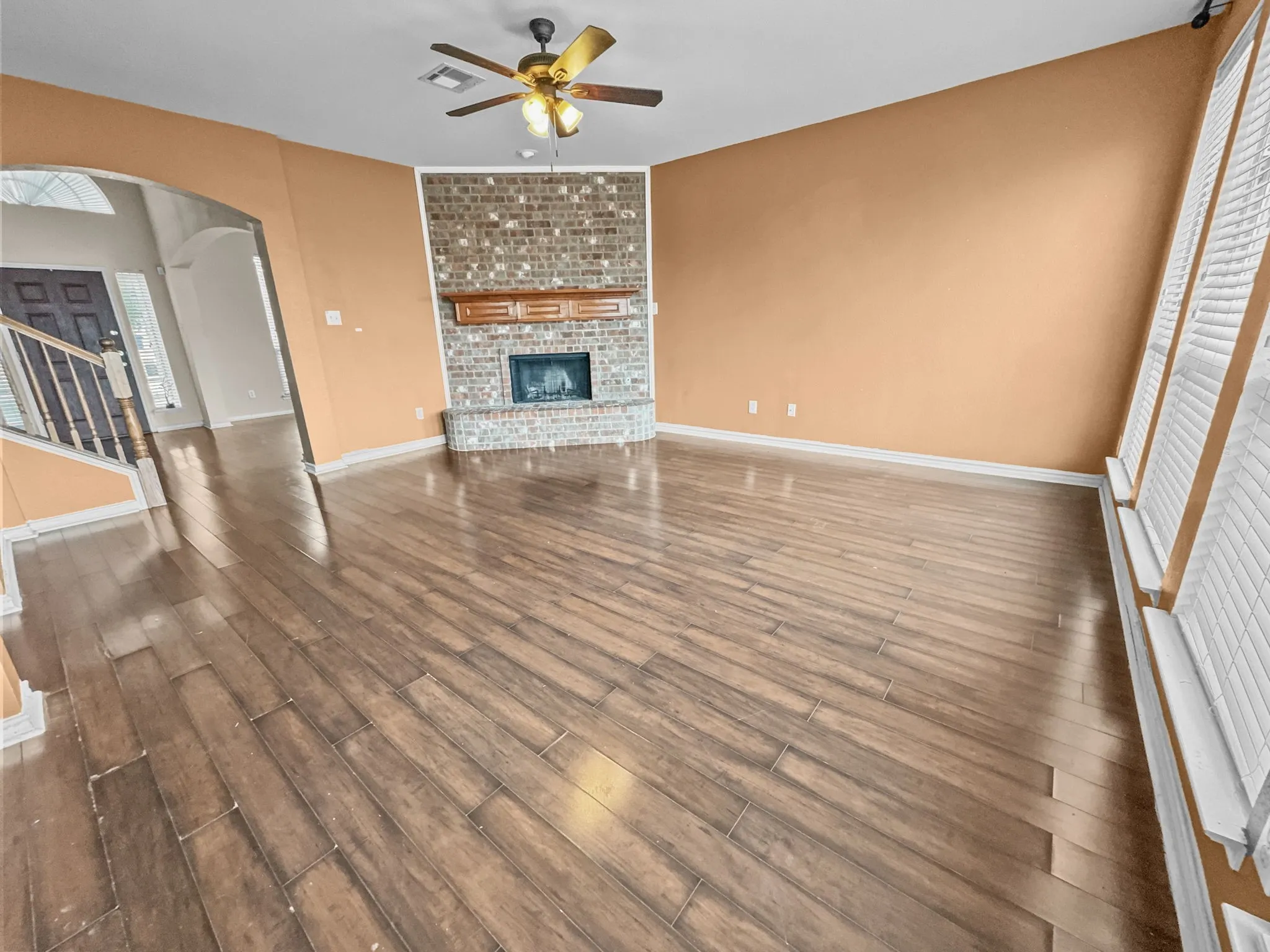 Single Family Residence For Rent in Collin County , 5530 Greensboro Drive, Frisco, Texas 75035, 5 Bedrooms, 4 Bathrooms, 2 Garage spaces, 3,068 Sqft, built in 2003, Price $3,100, mls#21280979, Real Estate Agent in Frisco, Homes For Rent in Collin county, Homes For Rent in Frisco, Realtor in Frisco Texas, Real Estate Brokerage Independent Realty Texas, Luminita Cordes Realtor