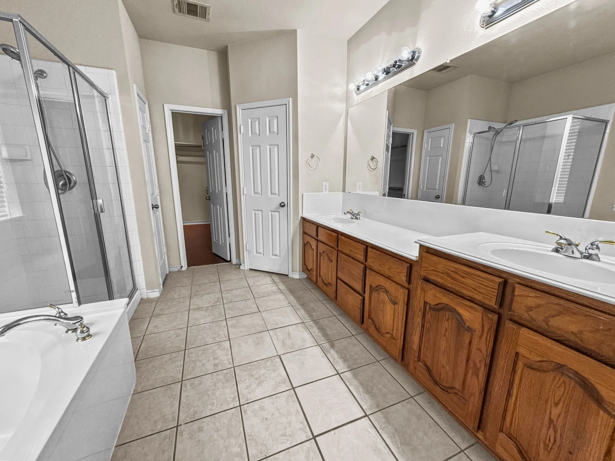 Single Family Residence For Rent in Collin County , 5530 Greensboro Drive, Frisco, Texas 75035, 5 Bedrooms, 4 Bathrooms, 2 Garage spaces, 3,068 Sqft, built in 2003, Price $3,100, mls#21280979, Real Estate Agent in Frisco, Homes For Rent in Collin county, Homes For Rent in Frisco, Realtor in Frisco Texas, Real Estate Brokerage Independent Realty Texas, Luminita Cordes Realtor