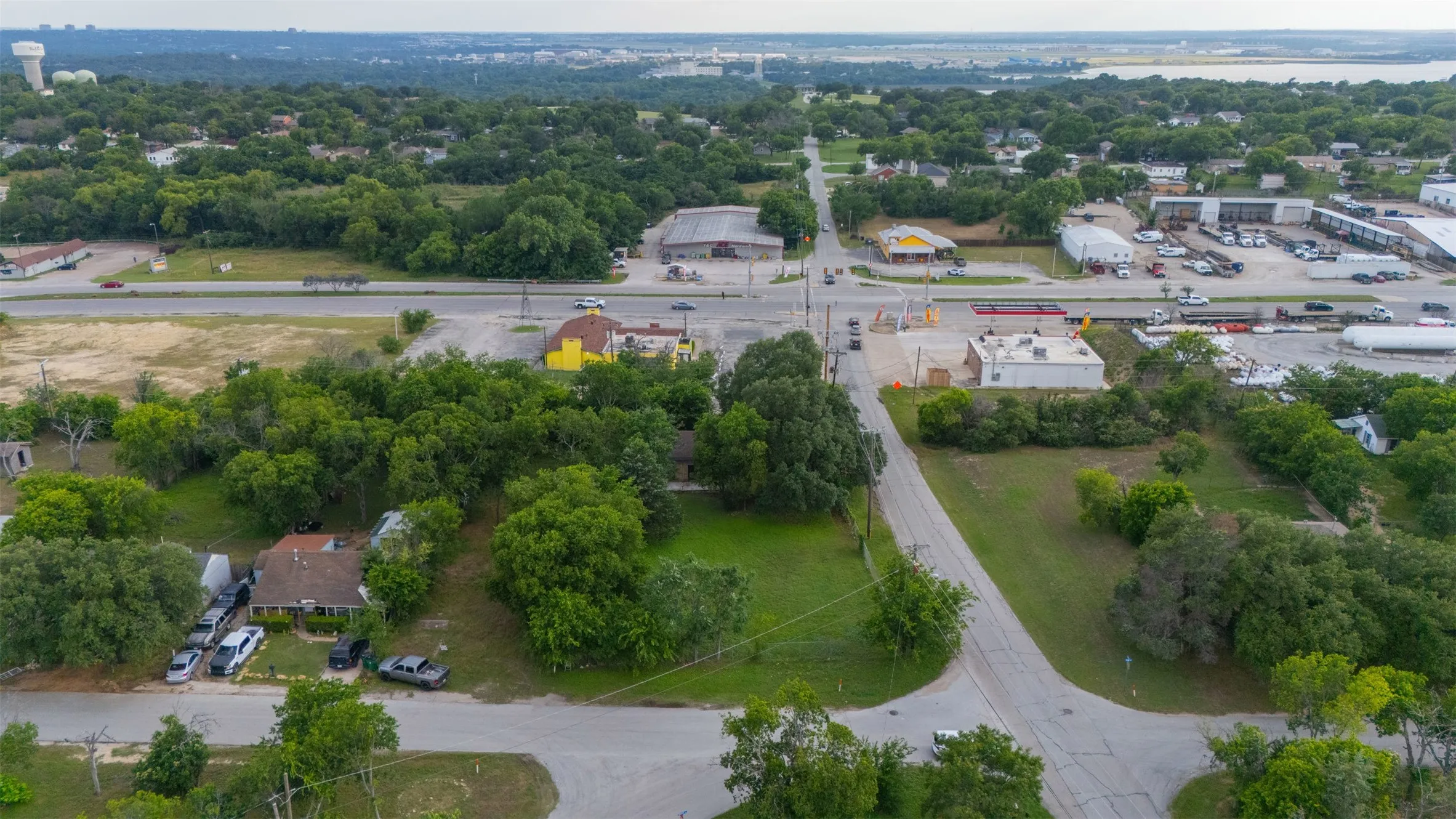 Single Family Residence For Sale in Tarrant County , 2508 Biway Street, Sansom Park, Texas 76114, 3 Bedroom, 2 Bathroom, Garage spaces, 1,562 Sqft, built in 1940, mls#21280989, Real Estate Agent in Sansom Park, Homes For Sale in Tarrant county, Homes For Sale in Sansom Park, Realtor in Sansom Park Texas, Real Estate Brokerage Independent Realty Texas, Luminita Cordes Realtor