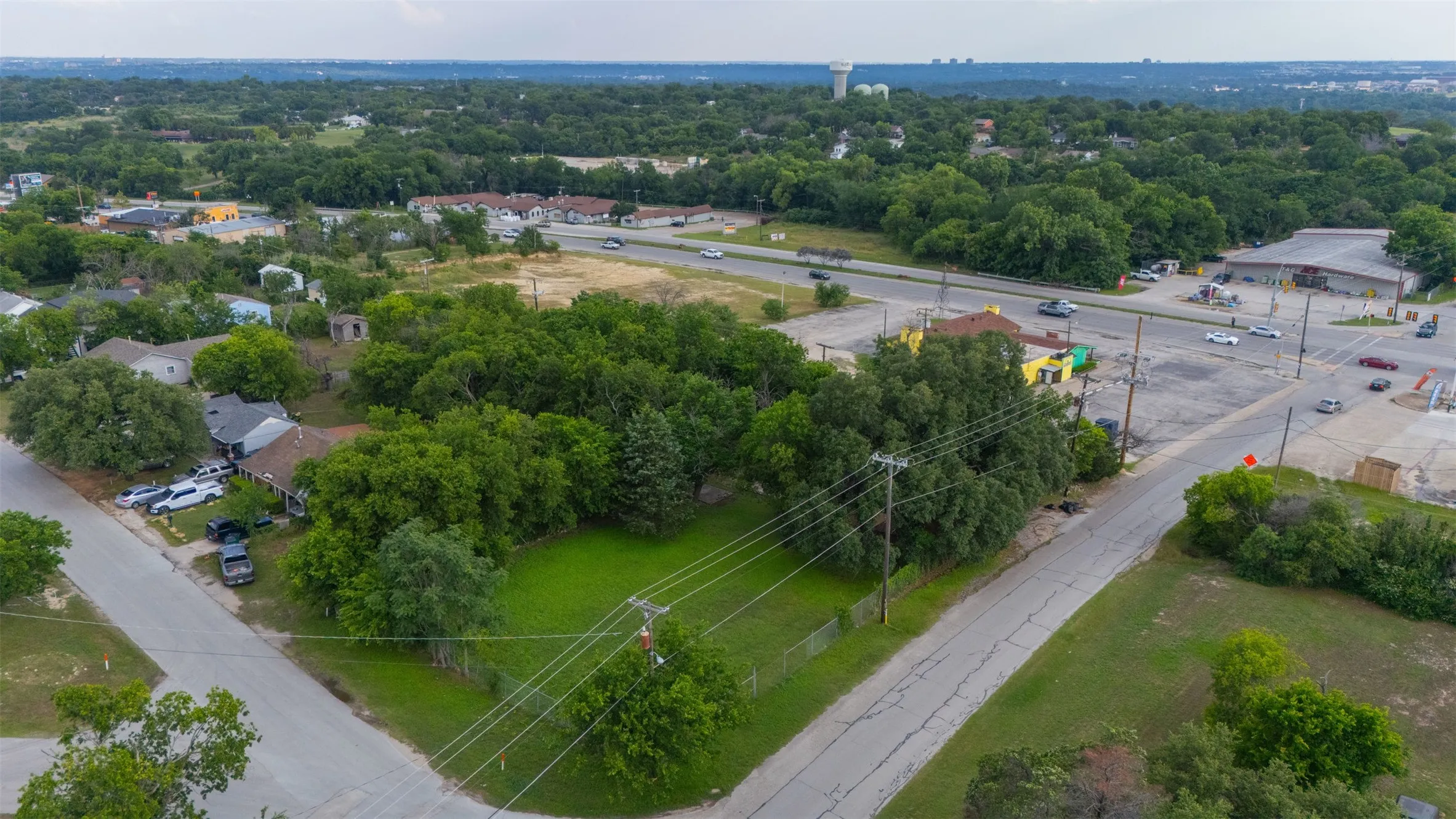Single Family Residence For Sale in Tarrant County , 2508 Biway Street, Sansom Park, Texas 76114, 3 Bedroom, 2 Bathroom, Garage spaces, 1,562 Sqft, built in 1940, mls#21280989, Real Estate Agent in Sansom Park, Homes For Sale in Tarrant county, Homes For Sale in Sansom Park, Realtor in Sansom Park Texas, Real Estate Brokerage Independent Realty Texas, Luminita Cordes Realtor