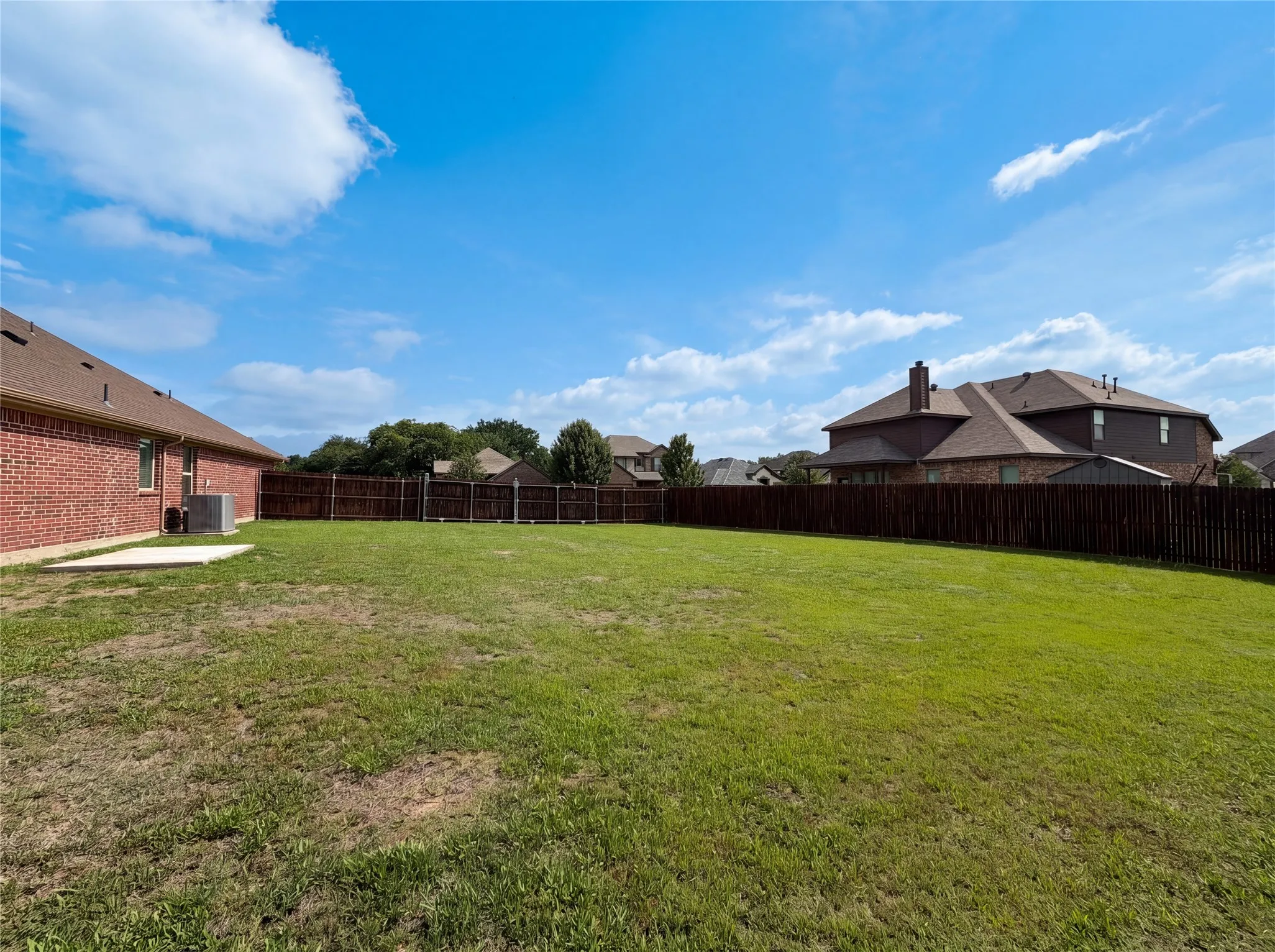 Single Family Residence For Sale in Tarrant County , 709 Ravenwood Drive, Saginaw, Texas 76179, 3 Bedroom, 2 Bathroom, 2 Garage spaces, 1,826 Sqft, built in 2017, mls#21280999, Real Estate Agent in Saginaw, Homes For Sale in Tarrant county, Homes For Sale in Saginaw, Realtor in Saginaw Texas, Real Estate Brokerage Independent Realty Texas, Luminita Cordes Realtor