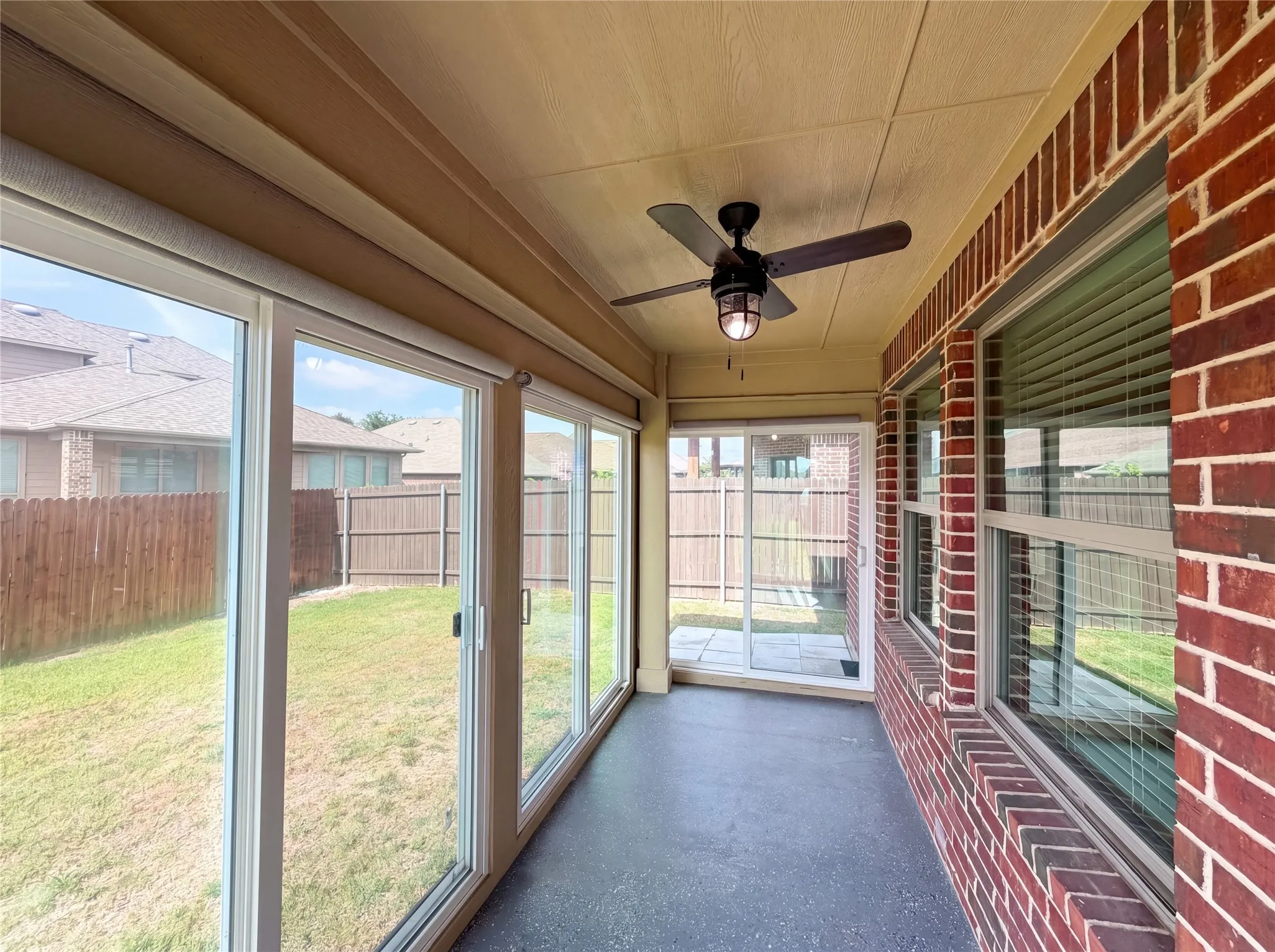 Single Family Residence For Sale in Tarrant County , 709 Ravenwood Drive, Saginaw, Texas 76179, 3 Bedroom, 2 Bathroom, 2 Garage spaces, 1,826 Sqft, built in 2017, mls#21280999, Real Estate Agent in Saginaw, Homes For Sale in Tarrant county, Homes For Sale in Saginaw, Realtor in Saginaw Texas, Real Estate Brokerage Independent Realty Texas, Luminita Cordes Realtor