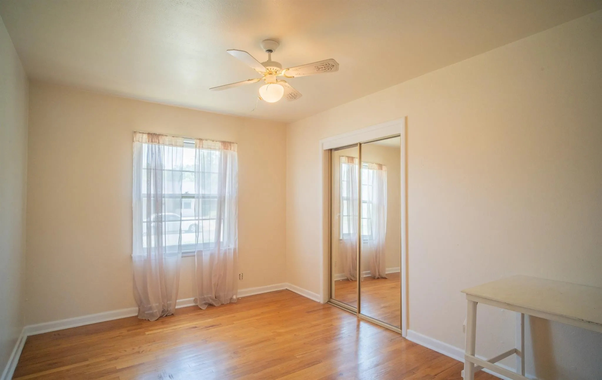 Single Family Residence For Sale in Tarrant County , 5245 Ira Street N, Haltom City, Texas 76117, 3 Bedroom, 1 Bathroom, 1 Garage spaces, 990 Sqft, built in 1958, mls#21276132, Real Estate Agent in Haltom City, Homes For Sale in Tarrant county, Homes For Sale in Haltom City, Realtor in Haltom City Texas, Real Estate Brokerage Independent Realty Texas, Luminita Cordes Realtor