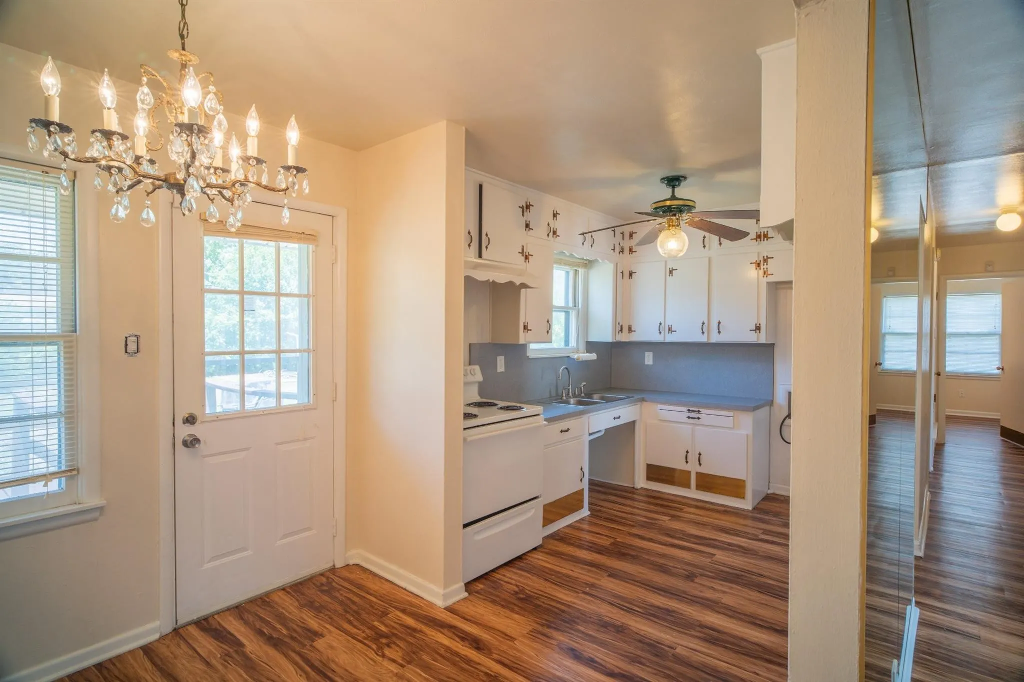 Single Family Residence For Sale in Tarrant County , 5245 Ira Street N, Haltom City, Texas 76117, 3 Bedroom, 1 Bathroom, 1 Garage spaces, 990 Sqft, built in 1958, mls#21276132, Real Estate Agent in Haltom City, Homes For Sale in Tarrant county, Homes For Sale in Haltom City, Realtor in Haltom City Texas, Real Estate Brokerage Independent Realty Texas, Luminita Cordes Realtor