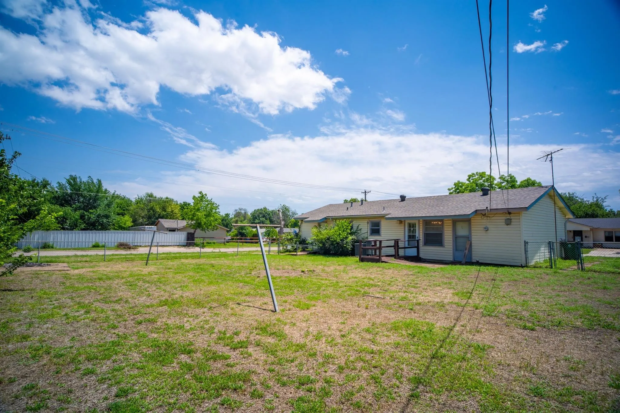 Single Family Residence For Sale in Tarrant County , 5245 Ira Street N, Haltom City, Texas 76117, 3 Bedroom, 1 Bathroom, 1 Garage spaces, 990 Sqft, built in 1958, mls#21276132, Real Estate Agent in Haltom City, Homes For Sale in Tarrant county, Homes For Sale in Haltom City, Realtor in Haltom City Texas, Real Estate Brokerage Independent Realty Texas, Luminita Cordes Realtor