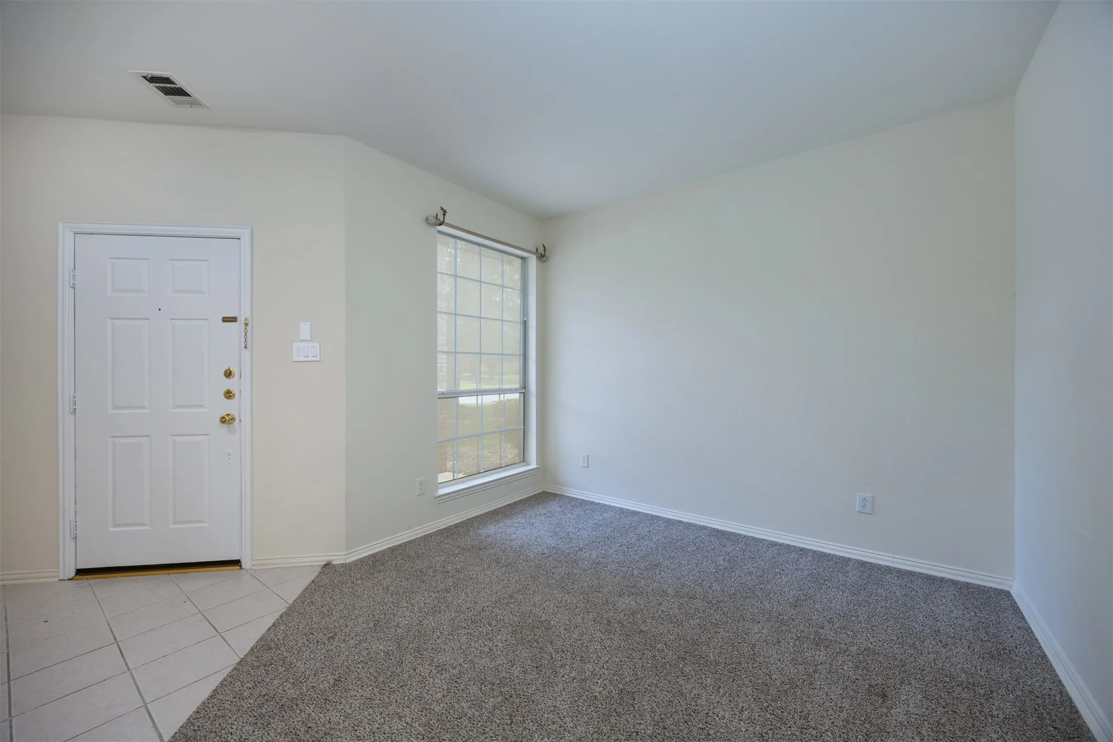 Single Family Residence For Rent in Dallas County , 6609 Amesbury Lane, Rowlett, Texas 75089, 4 Bedrooms, 3 Bathrooms, 2 Garage spaces, 2,582 Sqft, built in 2001, Price $2,900, mls#21280259, Real Estate Agent in Rowlett, Homes For Rent in Dallas county, Homes For Rent in Rowlett, Realtor in Rowlett Texas, Real Estate Brokerage Independent Realty Texas, Luminita Cordes Realtor