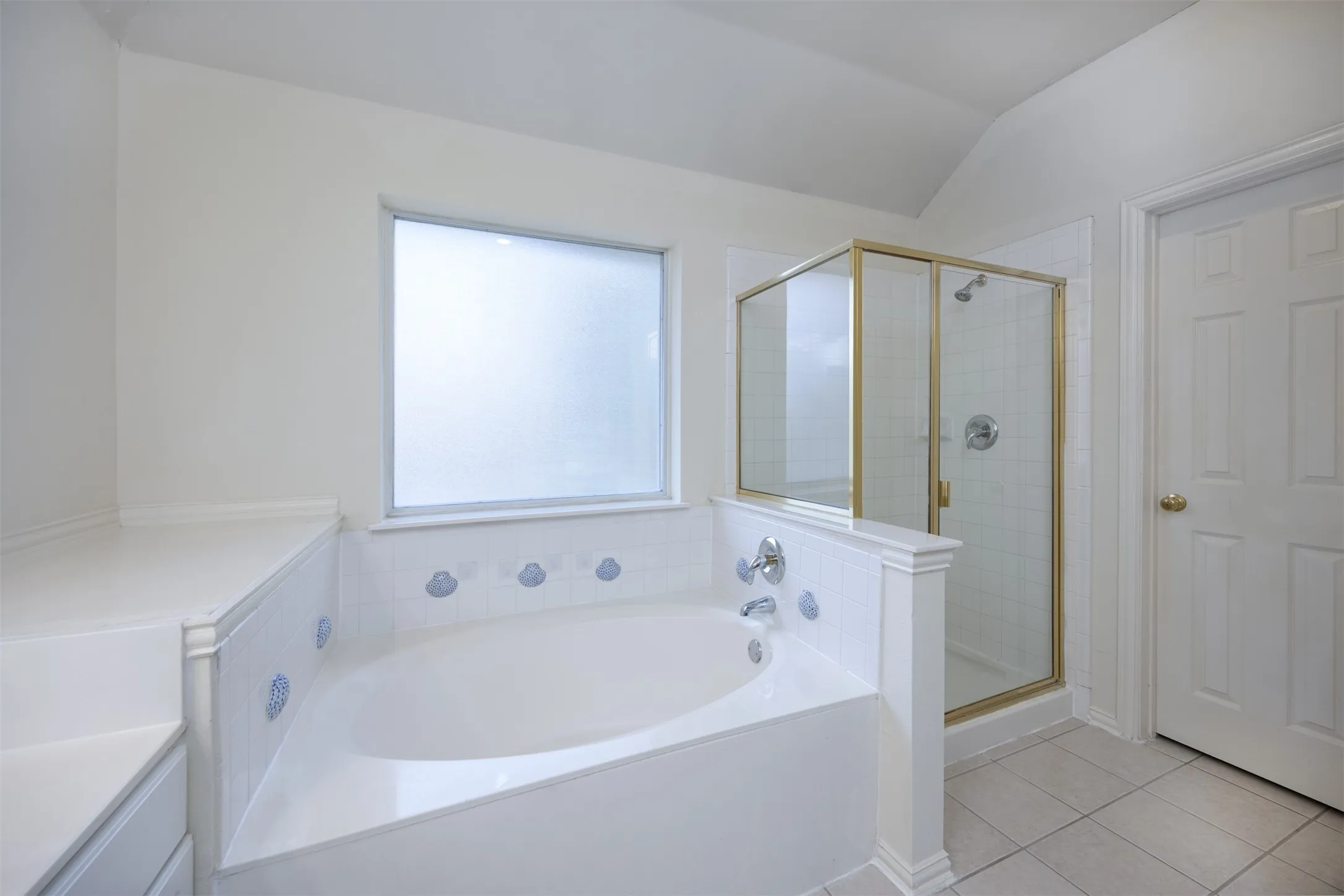Single Family Residence For Rent in Dallas County , 6609 Amesbury Lane, Rowlett, Texas 75089, 4 Bedrooms, 3 Bathrooms, 2 Garage spaces, 2,582 Sqft, built in 2001, Price $2,900, mls#21280259, Real Estate Agent in Rowlett, Homes For Rent in Dallas county, Homes For Rent in Rowlett, Realtor in Rowlett Texas, Real Estate Brokerage Independent Realty Texas, Luminita Cordes Realtor