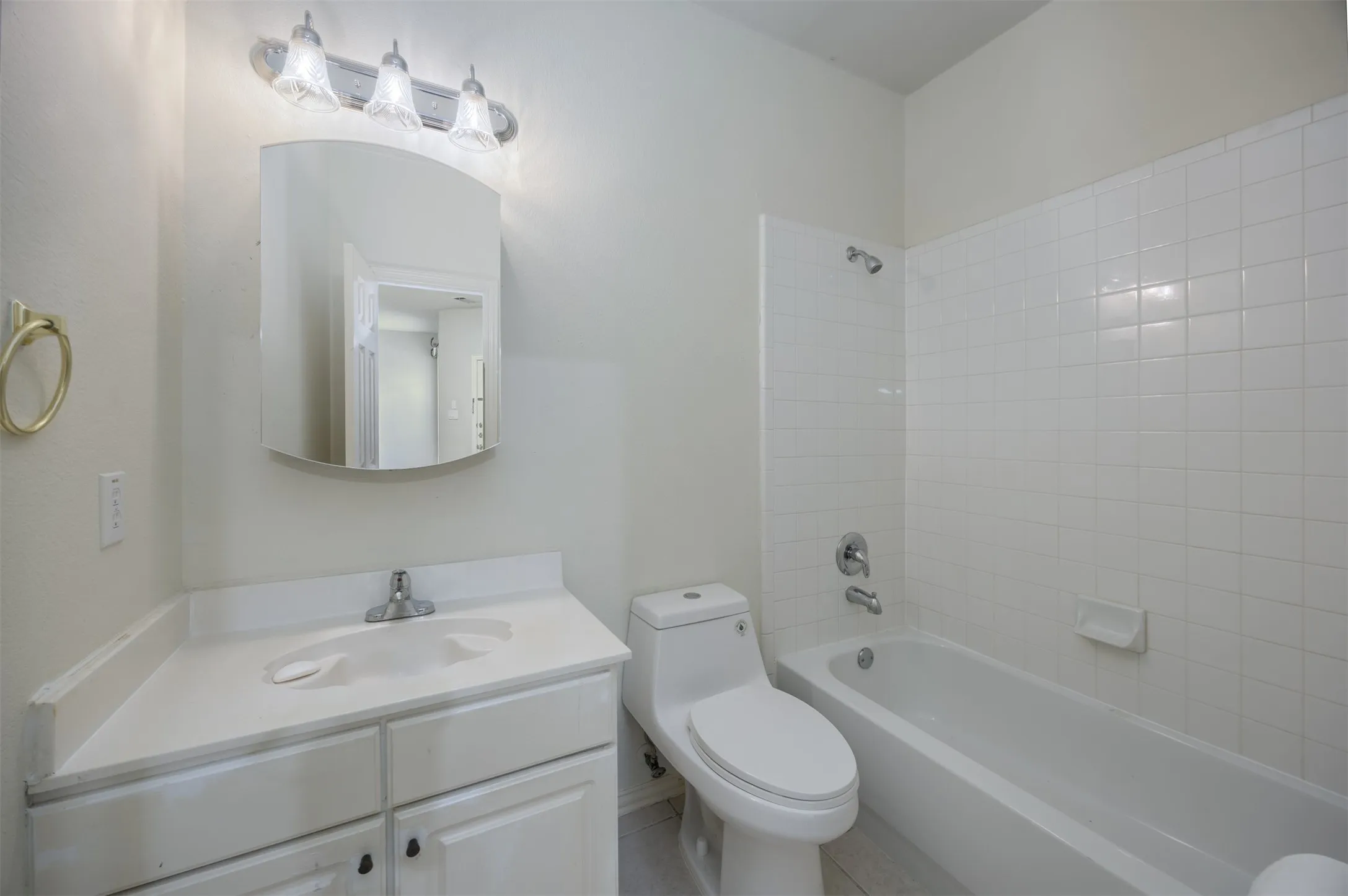 Single Family Residence For Rent in Dallas County , 6609 Amesbury Lane, Rowlett, Texas 75089, 4 Bedrooms, 3 Bathrooms, 2 Garage spaces, 2,582 Sqft, built in 2001, Price $2,900, mls#21280259, Real Estate Agent in Rowlett, Homes For Rent in Dallas county, Homes For Rent in Rowlett, Realtor in Rowlett Texas, Real Estate Brokerage Independent Realty Texas, Luminita Cordes Realtor