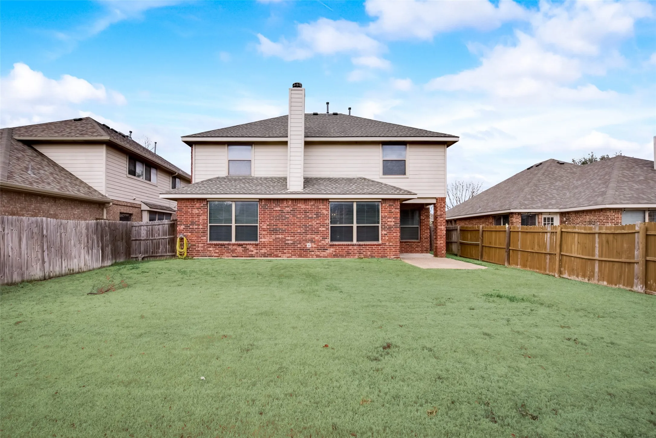 Single Family Residence For Rent in Tarrant County , 2569 Pinnacle Point Drive, Grand Prairie, Texas 75054, 4 Bedroom, 3 Bathroom, 2 Garage spaces, 2,672 Sqft, built in 2003, mls#21281026, Real Estate Agent in Grand Prairie, Homes For Rent in Tarrant county, Homes For Rent in Grand Prairie, Realtor in Grand Prairie Texas, Real Estate Brokerage Independent Realty Texas, Luminita Cordes Realtor