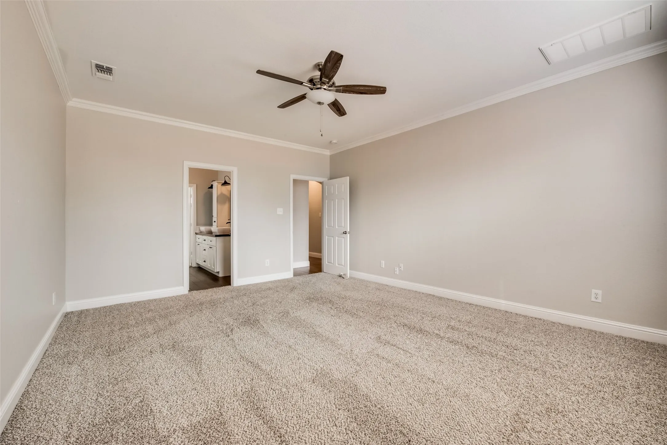Single Family Residence For Rent in Tarrant County , 2569 Pinnacle Point Drive, Grand Prairie, Texas 75054, 4 Bedroom, 3 Bathroom, 2 Garage spaces, 2,672 Sqft, built in 2003, mls#21281026, Real Estate Agent in Grand Prairie, Homes For Rent in Tarrant county, Homes For Rent in Grand Prairie, Realtor in Grand Prairie Texas, Real Estate Brokerage Independent Realty Texas, Luminita Cordes Realtor