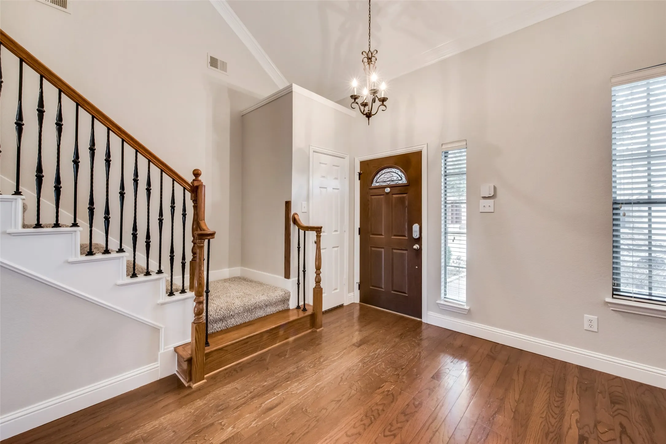 Single Family Residence For Rent in Tarrant County , 2569 Pinnacle Point Drive, Grand Prairie, Texas 75054, 4 Bedroom, 3 Bathroom, 2 Garage spaces, 2,672 Sqft, built in 2003, mls#21281026, Real Estate Agent in Grand Prairie, Homes For Rent in Tarrant county, Homes For Rent in Grand Prairie, Realtor in Grand Prairie Texas, Real Estate Brokerage Independent Realty Texas, Luminita Cordes Realtor