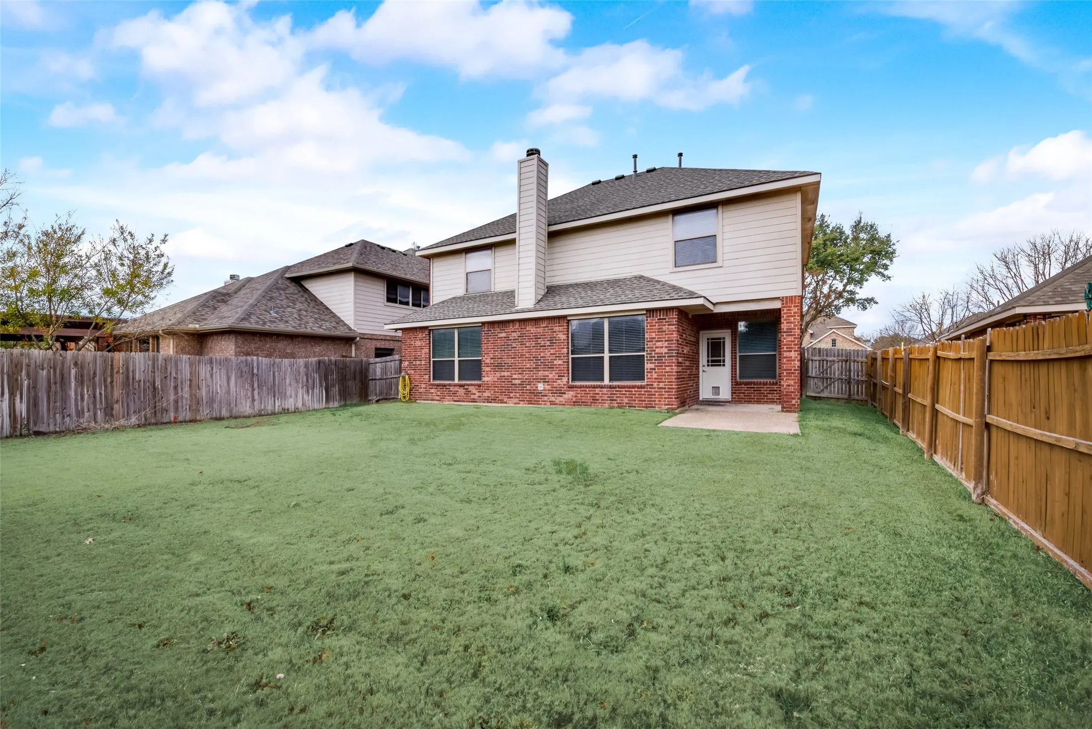 Single Family Residence For Rent in Tarrant County , 2569 Pinnacle Point Drive, Grand Prairie, Texas 75054, 4 Bedroom, 3 Bathroom, 2 Garage spaces, 2,672 Sqft, built in 2003, mls#21281026, Real Estate Agent in Grand Prairie, Homes For Rent in Tarrant county, Homes For Rent in Grand Prairie, Realtor in Grand Prairie Texas, Real Estate Brokerage Independent Realty Texas, Luminita Cordes Realtor