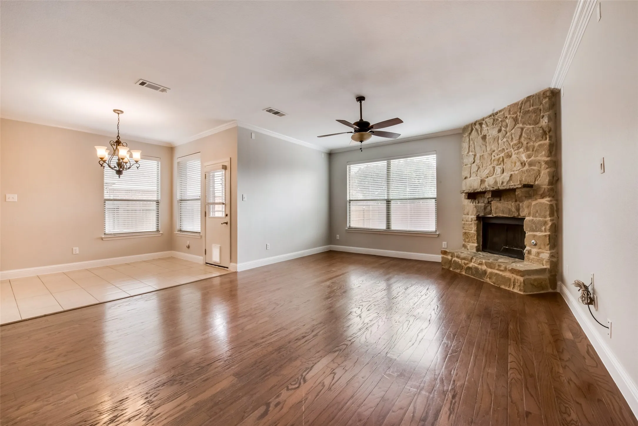 Single Family Residence For Rent in Tarrant County , 2569 Pinnacle Point Drive, Grand Prairie, Texas 75054, 4 Bedroom, 3 Bathroom, 2 Garage spaces, 2,672 Sqft, built in 2003, mls#21281026, Real Estate Agent in Grand Prairie, Homes For Rent in Tarrant county, Homes For Rent in Grand Prairie, Realtor in Grand Prairie Texas, Real Estate Brokerage Independent Realty Texas, Luminita Cordes Realtor