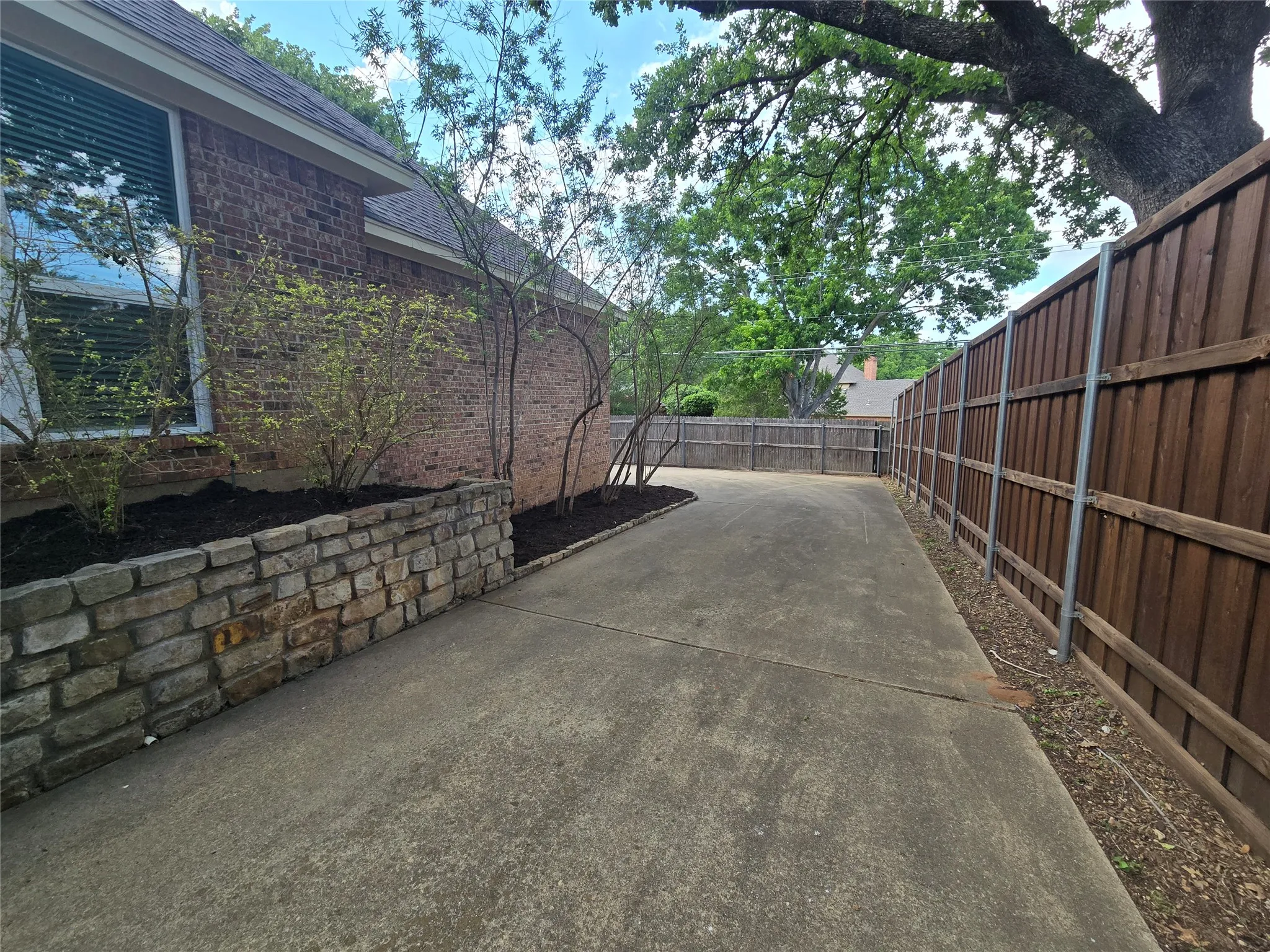 Single Family Residence For Sale in Tarrant County , 2954 Woodland Hills Drive, Grapevine, Texas 76051, 3 Bedroom, 3 Bathroom, 2 Garage spaces, 2,401 Sqft, built in 1987, Price $584,900, mls#21258291, Real Estate Agent in Grapevine, Homes For Sale in Tarrant county, Homes For Sale in Grapevine, Realtor in Grapevine Texas, Real Estate Brokerage Independent Realty Texas, Luminita Cordes Realtor