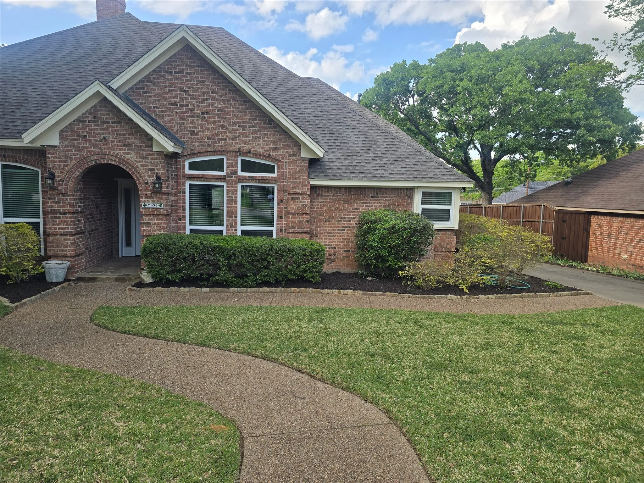 Single Family Residence For Sale in Tarrant County , 2954 Woodland Hills Drive, Grapevine, Texas 76051, 3 Bedroom, 3 Bathroom, 2 Garage spaces, 2,401 Sqft, built in 1987, Price $584,900, mls#21258291, Real Estate Agent in Grapevine, Homes For Sale in Tarrant county, Homes For Sale in Grapevine, Realtor in Grapevine Texas, Real Estate Brokerage Independent Realty Texas, Luminita Cordes Realtor