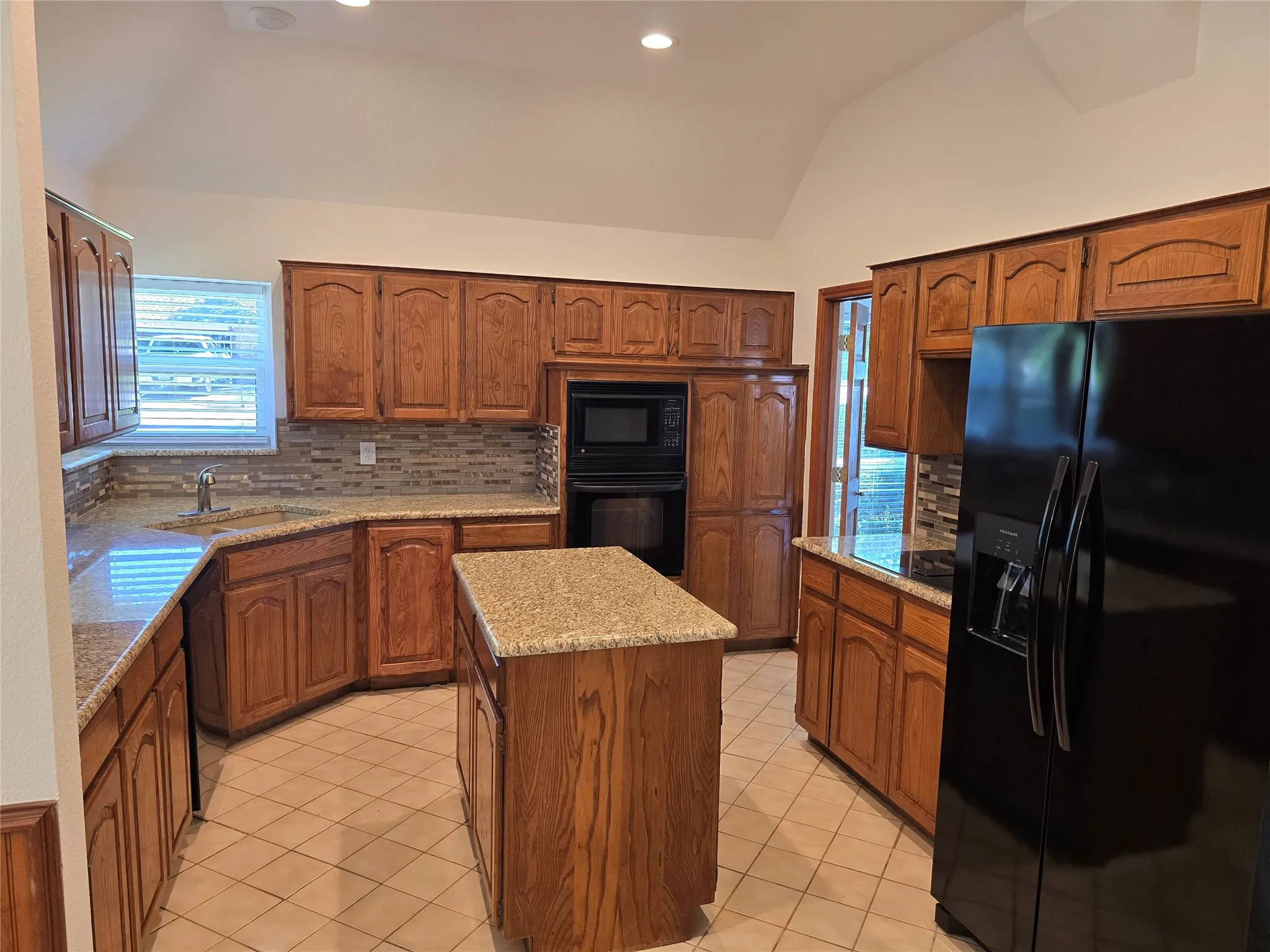 Single Family Residence For Sale in Tarrant County , 2954 Woodland Hills Drive, Grapevine, Texas 76051, 3 Bedroom, 3 Bathroom, 2 Garage spaces, 2,401 Sqft, built in 1987, Price $584,900, mls#21258291, Real Estate Agent in Grapevine, Homes For Sale in Tarrant county, Homes For Sale in Grapevine, Realtor in Grapevine Texas, Real Estate Brokerage Independent Realty Texas, Luminita Cordes Realtor