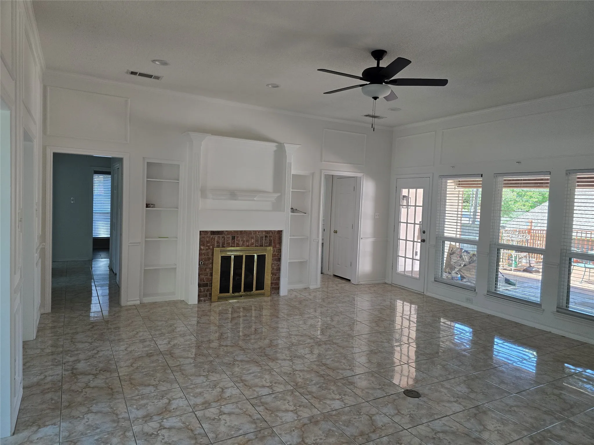 Single Family Residence For Sale in Tarrant County , 2954 Woodland Hills Drive, Grapevine, Texas 76051, 3 Bedroom, 3 Bathroom, 2 Garage spaces, 2,401 Sqft, built in 1987, Price $584,900, mls#21258291, Real Estate Agent in Grapevine, Homes For Sale in Tarrant county, Homes For Sale in Grapevine, Realtor in Grapevine Texas, Real Estate Brokerage Independent Realty Texas, Luminita Cordes Realtor