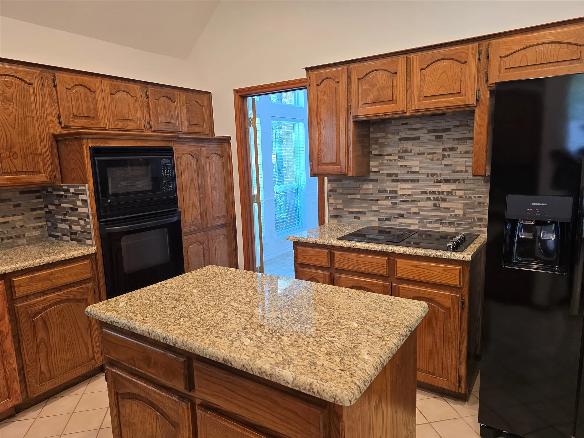 Single Family Residence For Sale in Tarrant County , 2954 Woodland Hills Drive, Grapevine, Texas 76051, 3 Bedroom, 3 Bathroom, 2 Garage spaces, 2,401 Sqft, built in 1987, Price $584,900, mls#21258291, Real Estate Agent in Grapevine, Homes For Sale in Tarrant county, Homes For Sale in Grapevine, Realtor in Grapevine Texas, Real Estate Brokerage Independent Realty Texas, Luminita Cordes Realtor
