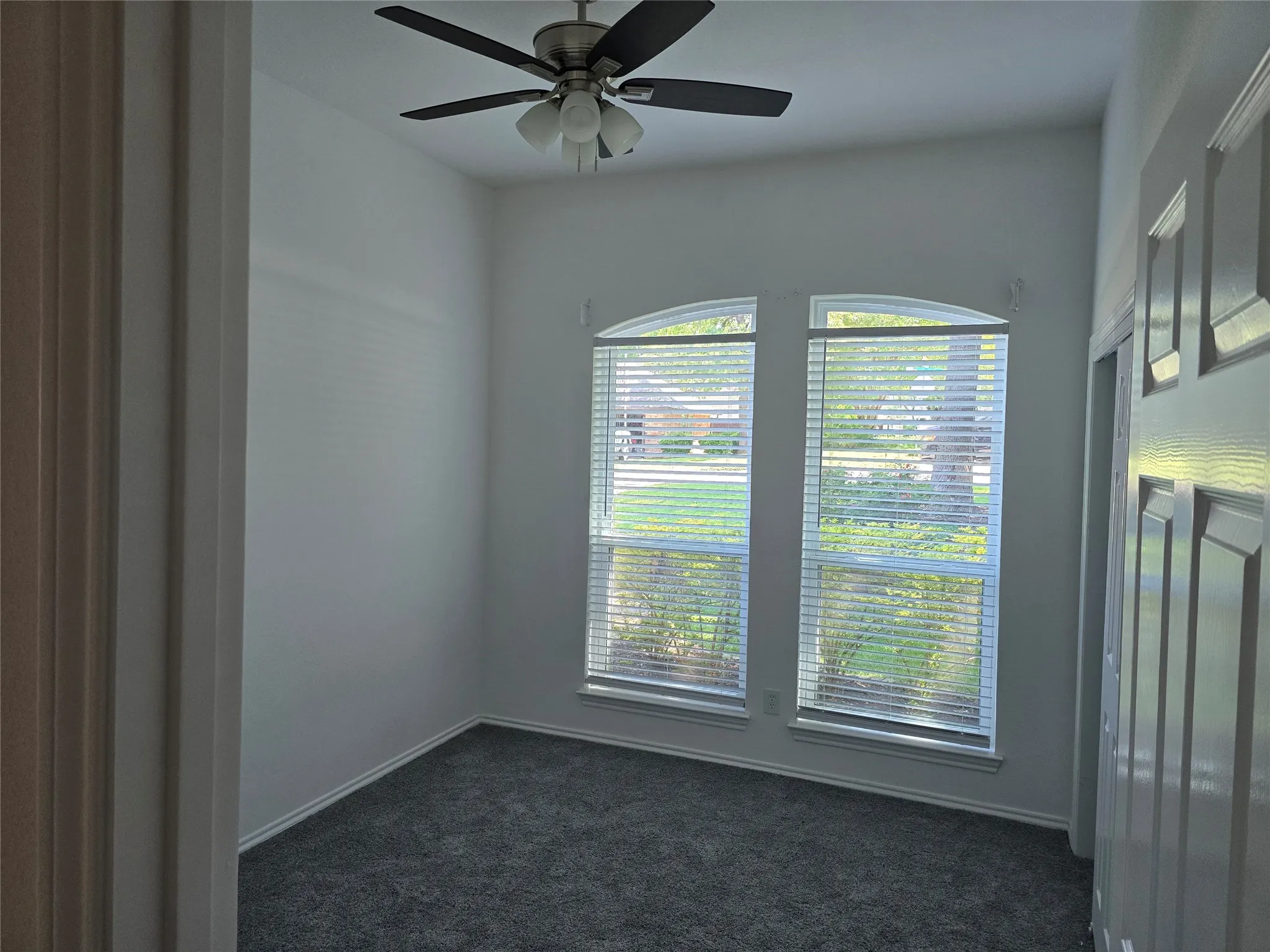 Single Family Residence For Sale in Tarrant County , 2954 Woodland Hills Drive, Grapevine, Texas 76051, 3 Bedroom, 3 Bathroom, 2 Garage spaces, 2,401 Sqft, built in 1987, Price $584,900, mls#21258291, Real Estate Agent in Grapevine, Homes For Sale in Tarrant county, Homes For Sale in Grapevine, Realtor in Grapevine Texas, Real Estate Brokerage Independent Realty Texas, Luminita Cordes Realtor