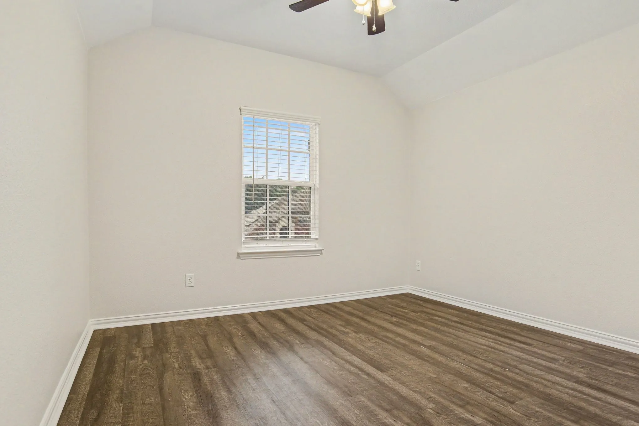 Single Family Residence For Sale in Collin County , 2402 Ray Roberts Drive, Wylie, Texas 75098, 5 Bedroom, 4 Bathroom, 2 Garage spaces, 3,709 Sqft, built in 2019, mls#21280768, Real Estate Agent in Wylie, Homes For Sale in Collin county, Homes For Sale in Wylie, Realtor in Wylie Texas, Real Estate Brokerage Independent Realty Texas, Luminita Cordes Realtor
