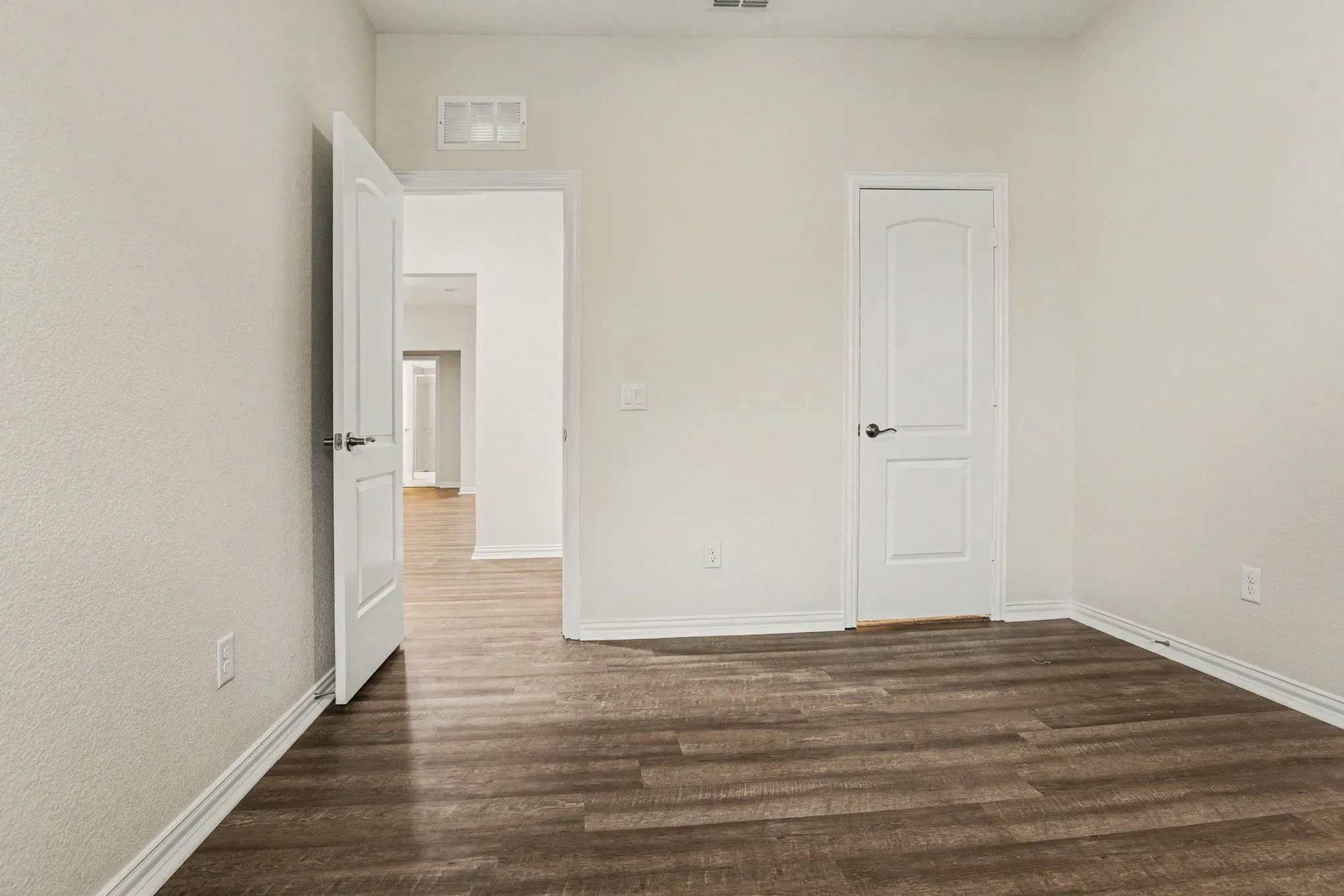 Single Family Residence For Sale in Collin County , 2402 Ray Roberts Drive, Wylie, Texas 75098, 5 Bedroom, 4 Bathroom, 2 Garage spaces, 3,709 Sqft, built in 2019, mls#21280768, Real Estate Agent in Wylie, Homes For Sale in Collin county, Homes For Sale in Wylie, Realtor in Wylie Texas, Real Estate Brokerage Independent Realty Texas, Luminita Cordes Realtor