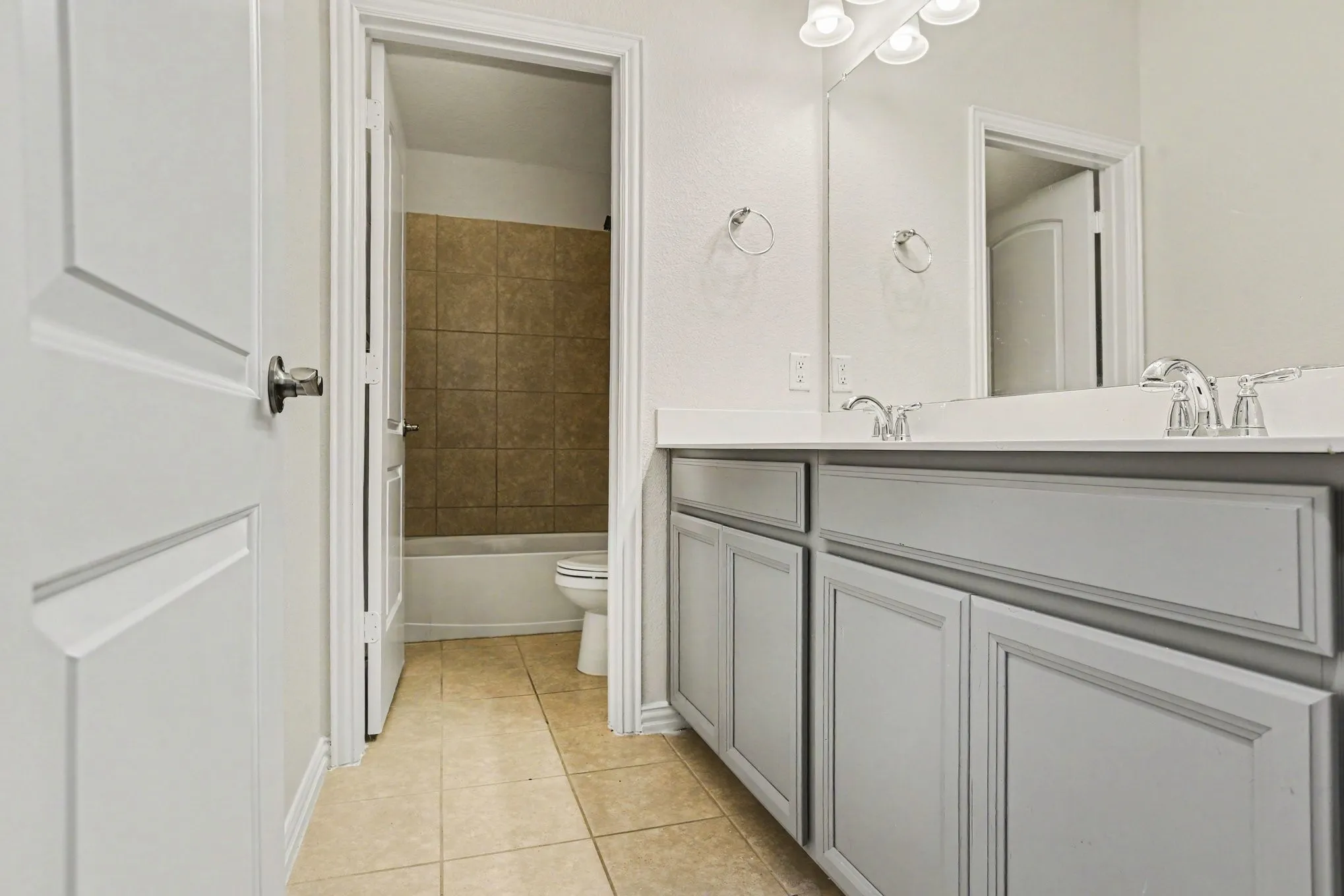 Single Family Residence For Sale in Collin County , 2402 Ray Roberts Drive, Wylie, Texas 75098, 5 Bedroom, 4 Bathroom, 2 Garage spaces, 3,709 Sqft, built in 2019, mls#21280768, Real Estate Agent in Wylie, Homes For Sale in Collin county, Homes For Sale in Wylie, Realtor in Wylie Texas, Real Estate Brokerage Independent Realty Texas, Luminita Cordes Realtor