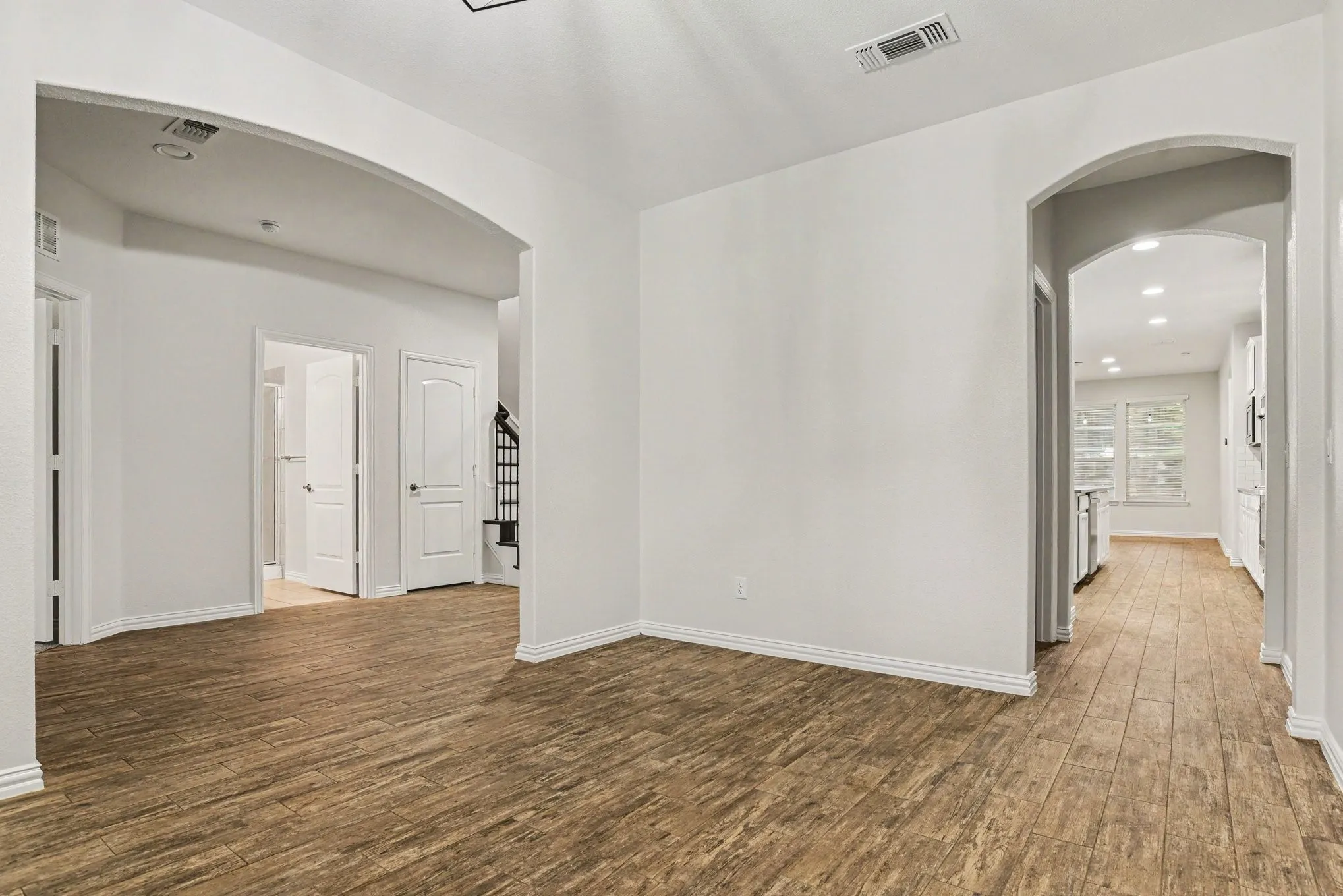 Single Family Residence For Sale in Collin County , 2402 Ray Roberts Drive, Wylie, Texas 75098, 5 Bedroom, 4 Bathroom, 2 Garage spaces, 3,709 Sqft, built in 2019, mls#21280768, Real Estate Agent in Wylie, Homes For Sale in Collin county, Homes For Sale in Wylie, Realtor in Wylie Texas, Real Estate Brokerage Independent Realty Texas, Luminita Cordes Realtor