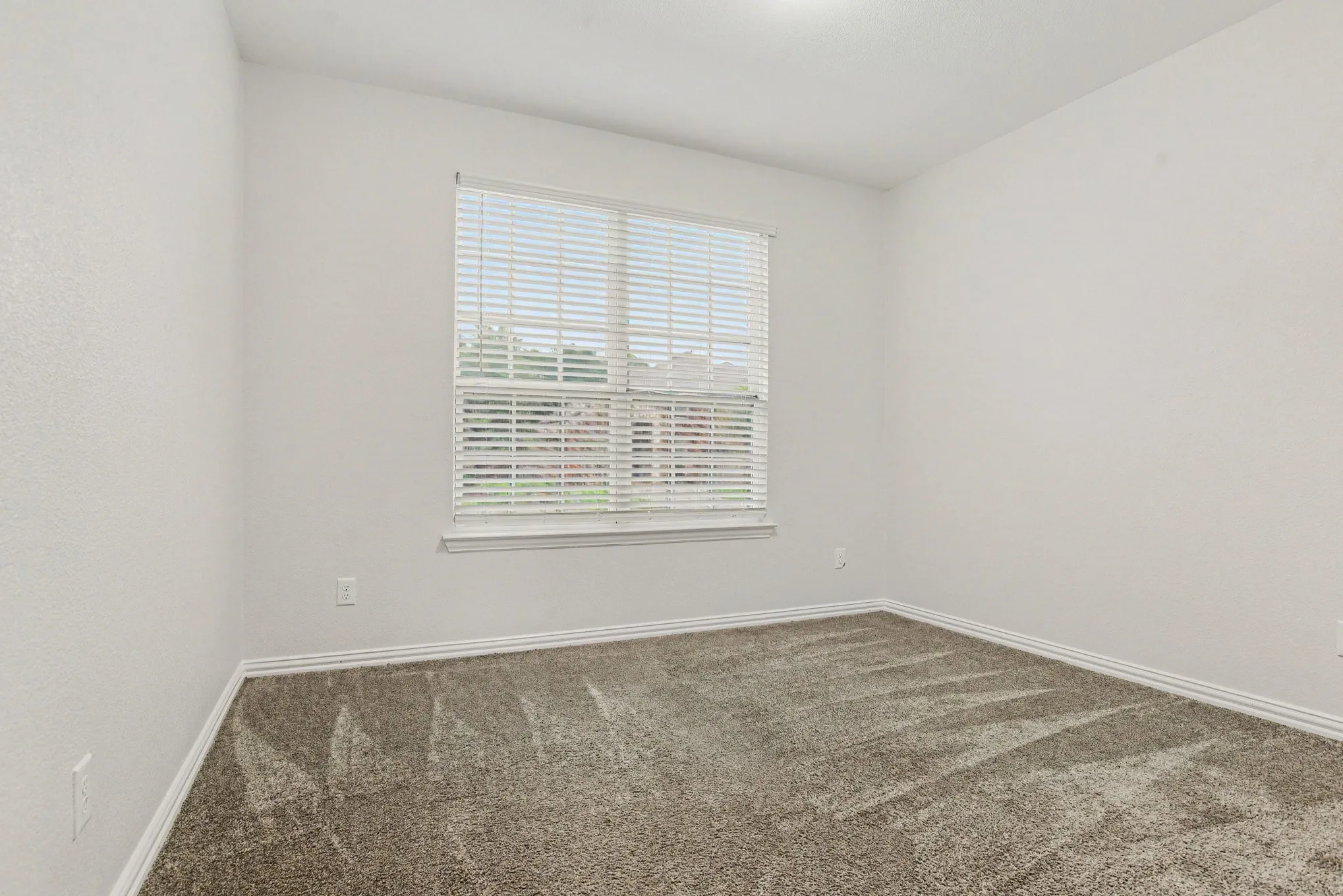 Single Family Residence For Sale in Collin County , 2402 Ray Roberts Drive, Wylie, Texas 75098, 5 Bedroom, 4 Bathroom, 2 Garage spaces, 3,709 Sqft, built in 2019, mls#21280768, Real Estate Agent in Wylie, Homes For Sale in Collin county, Homes For Sale in Wylie, Realtor in Wylie Texas, Real Estate Brokerage Independent Realty Texas, Luminita Cordes Realtor