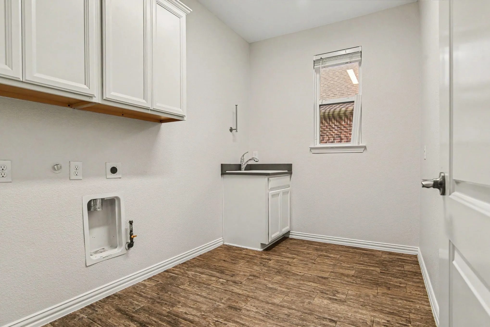 Single Family Residence For Sale in Collin County , 2402 Ray Roberts Drive, Wylie, Texas 75098, 5 Bedroom, 4 Bathroom, 2 Garage spaces, 3,709 Sqft, built in 2019, mls#21280768, Real Estate Agent in Wylie, Homes For Sale in Collin county, Homes For Sale in Wylie, Realtor in Wylie Texas, Real Estate Brokerage Independent Realty Texas, Luminita Cordes Realtor
